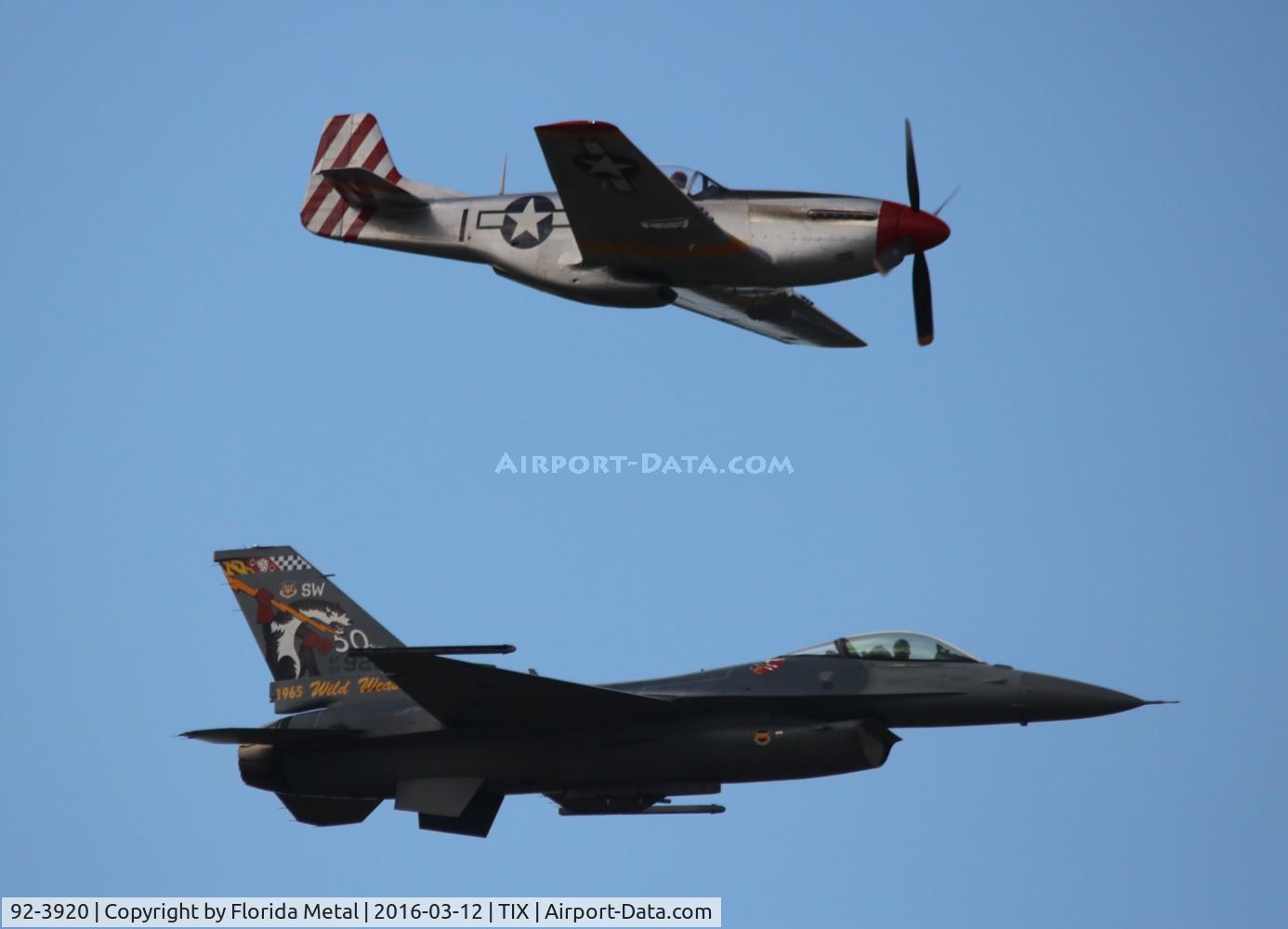 92-3920, Lockheed F-16C Fighting Falcon C/N CC-162, F-16C/P-51D
