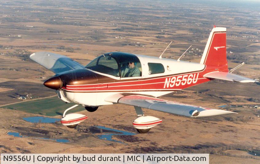 N9556U, 1977 Grumman American AA-1C Lynx C/N AA1C0054, 56 u in close formation