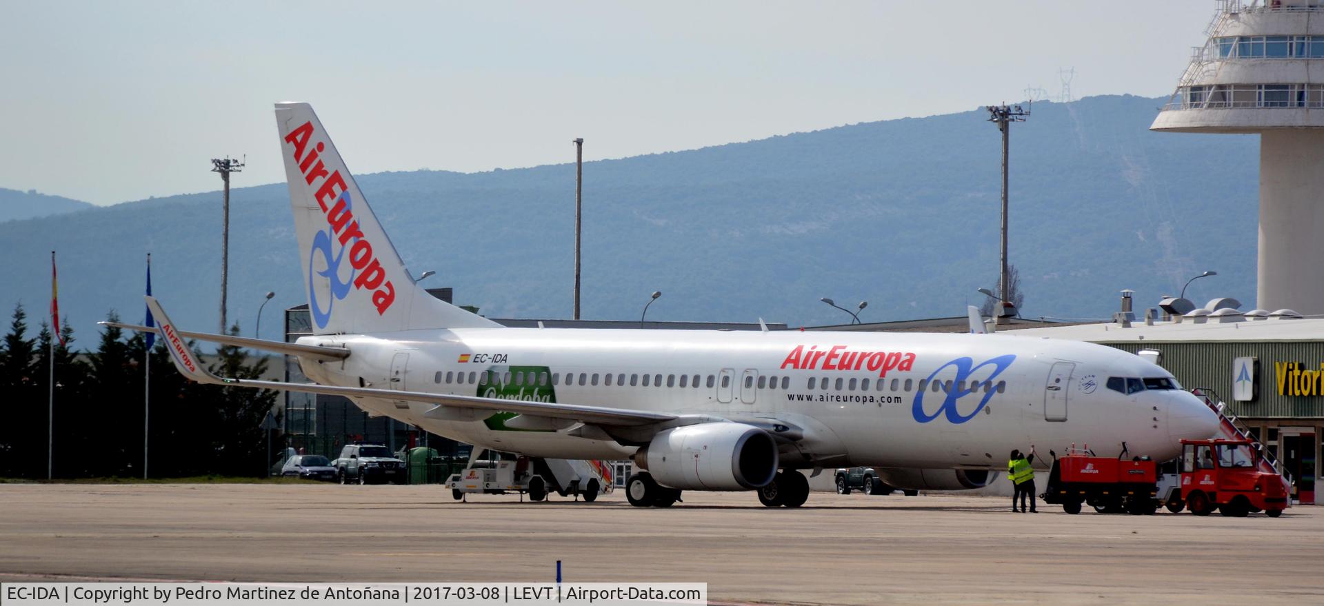EC-IDA, 2002 Boeing 737-86Q C/N 32773, Foronda - Vitoria-Gasteiz - España
