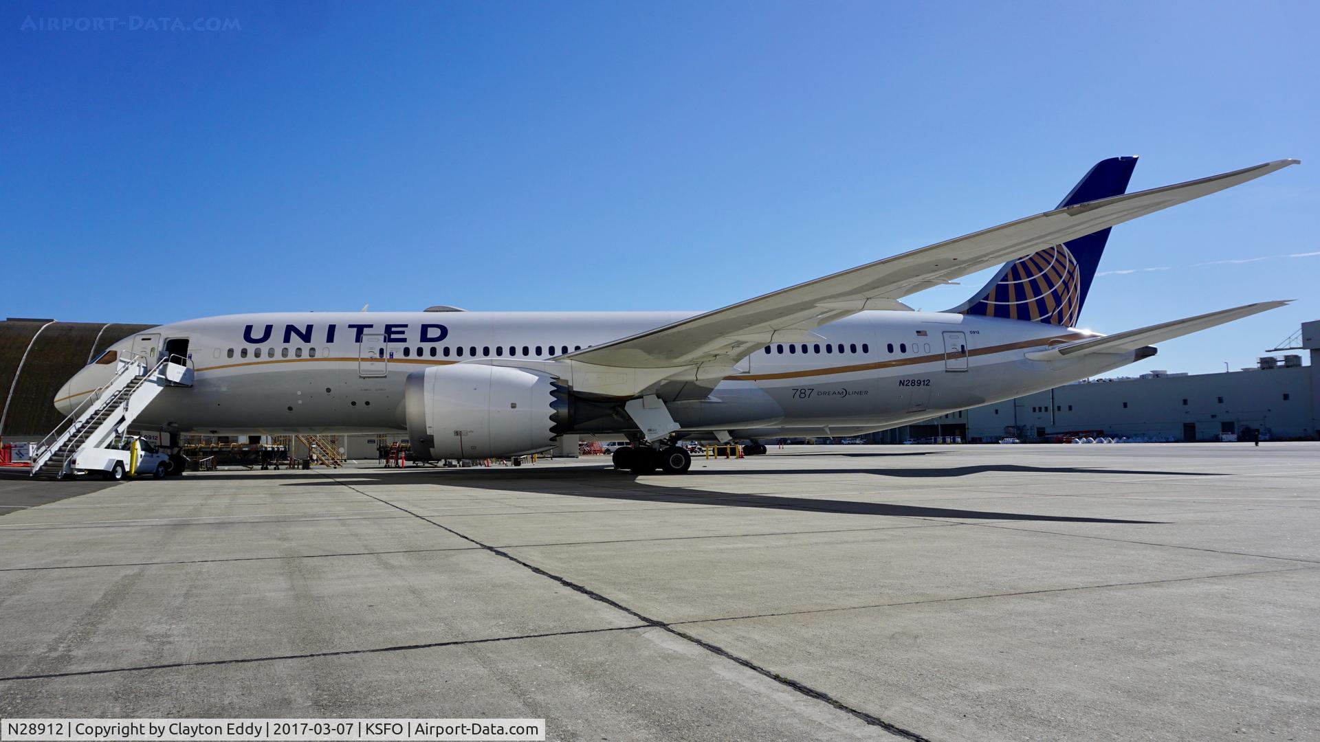 N28912, 2014 Boeing 787-8 Dreamliner C/N 34828, San Francisco Airport