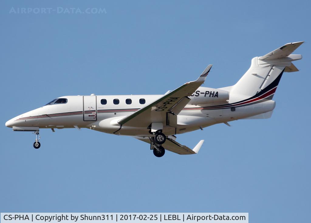 CS-PHA, 2014 Embraer EMB-505 Phenom 300 C/N 50500203, Landing rwy 25R