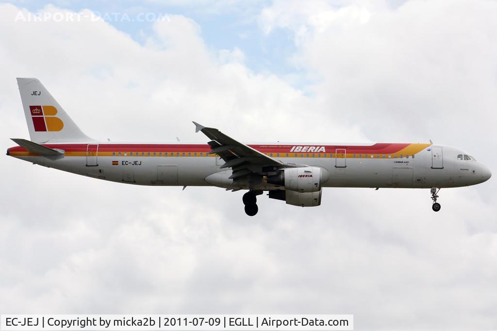 EC-JEJ, 2005 Airbus A321-211 C/N 2381, Landing