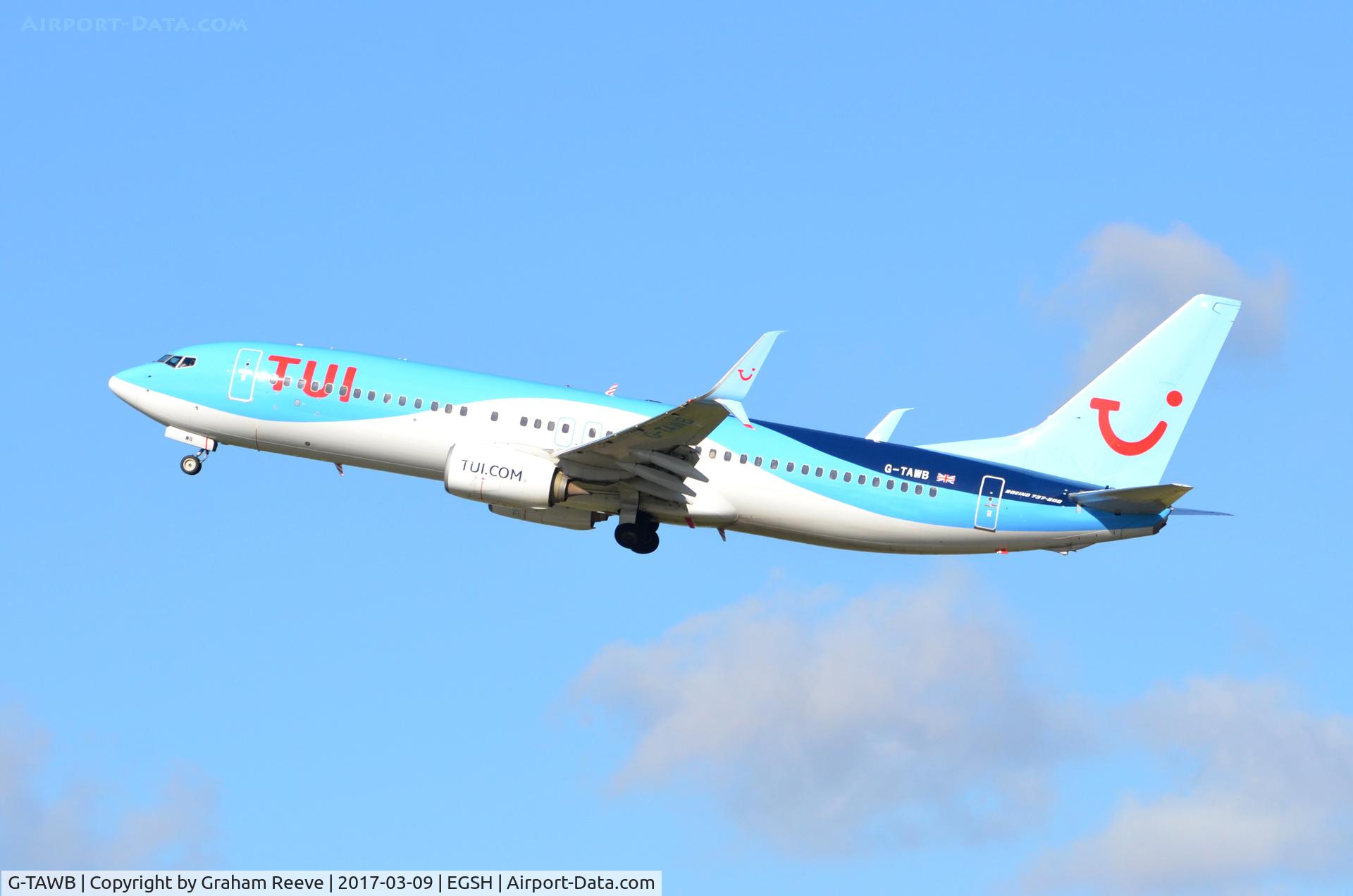 G-TAWB, 2012 Boeing 737-8K5 C/N 37242, Departing from Norwich.