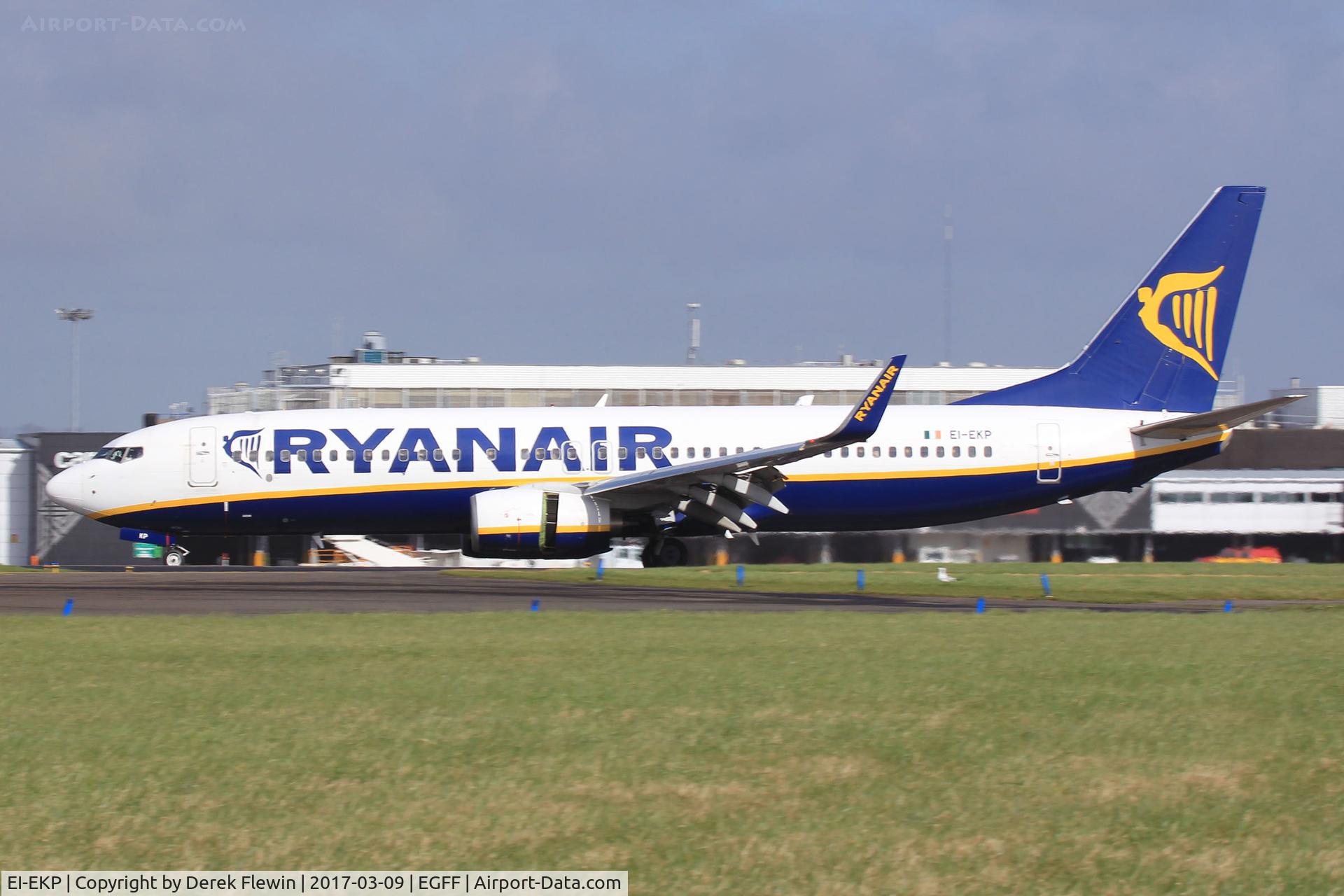 EI-EKP, 2010 Boeing 737-8AS C/N 35028, 737-8AS, Ryanair call sign Ryanair 4761, previously n1786B, landing on runway 30 out of Tenerife Sur.