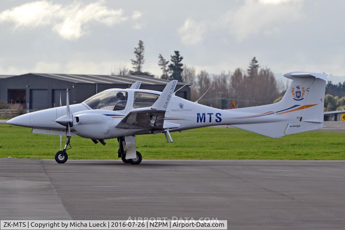 ZK-MTS, Diamond DA-42 Twin Star C/N 42.151, At Palmerston North