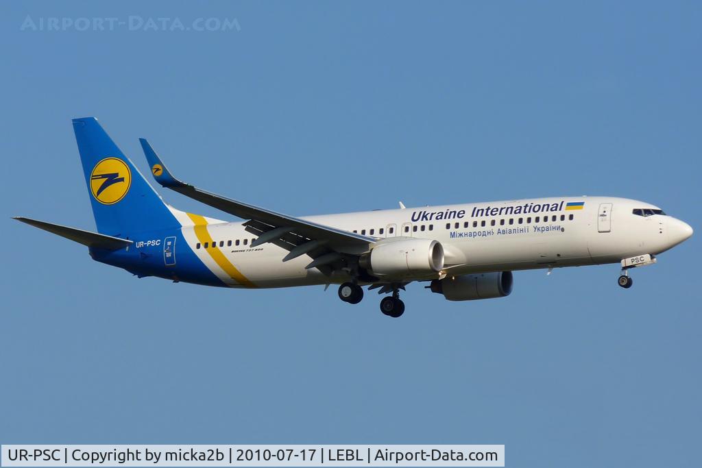UR-PSC, 2010 Boeing 737-8HX C/N 29662, Landing