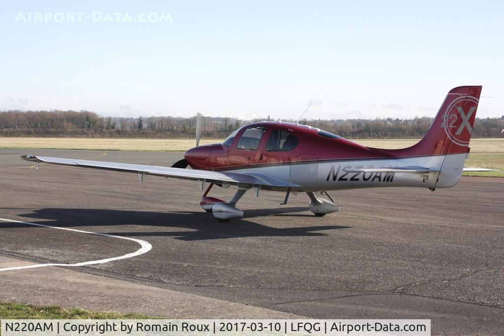 N220AM, Cirrus SR22 C/N 3635, Parked