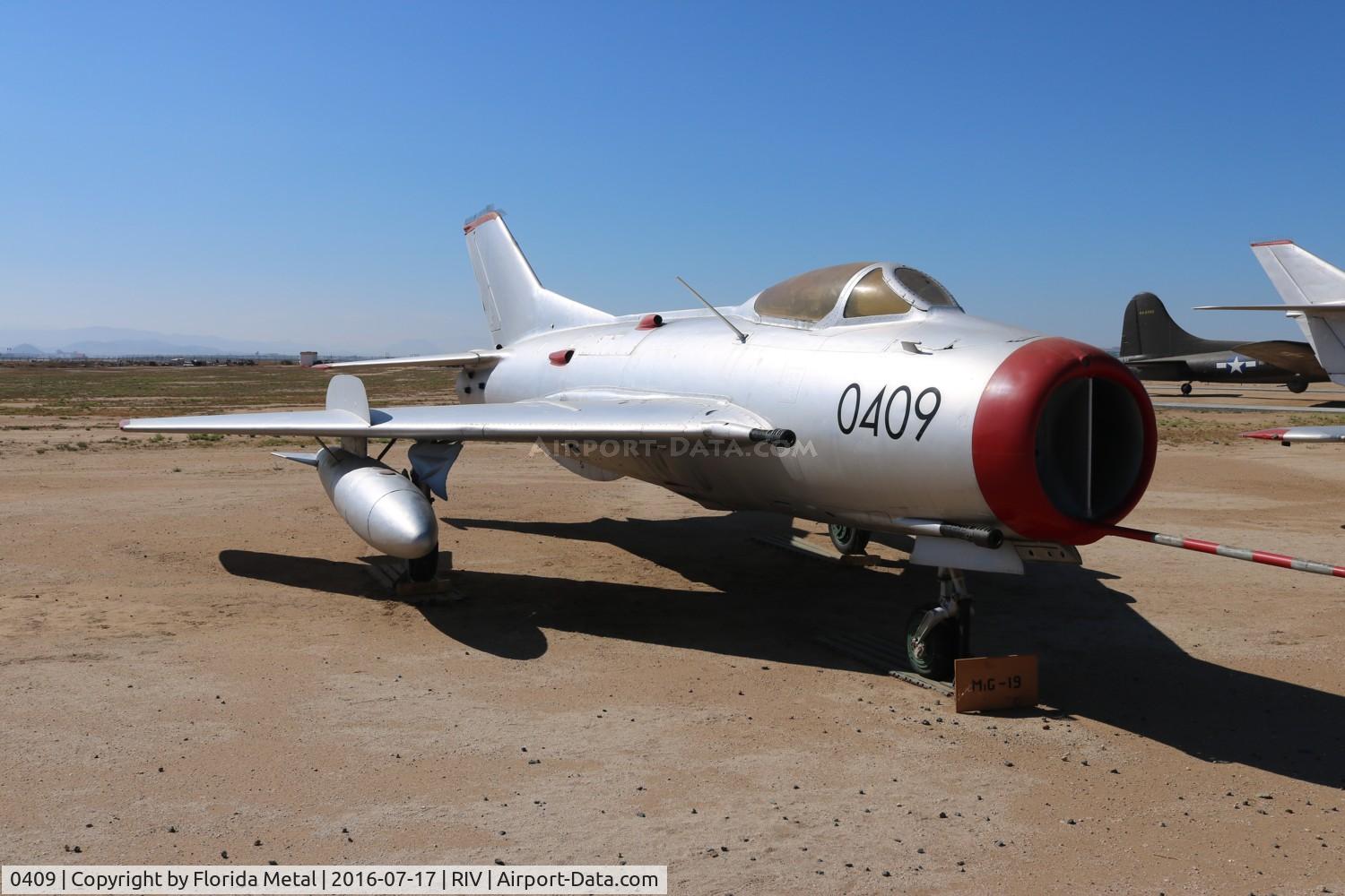 0409, Aero S-105 (MiG-19S) C/N 150409, Mig-19
