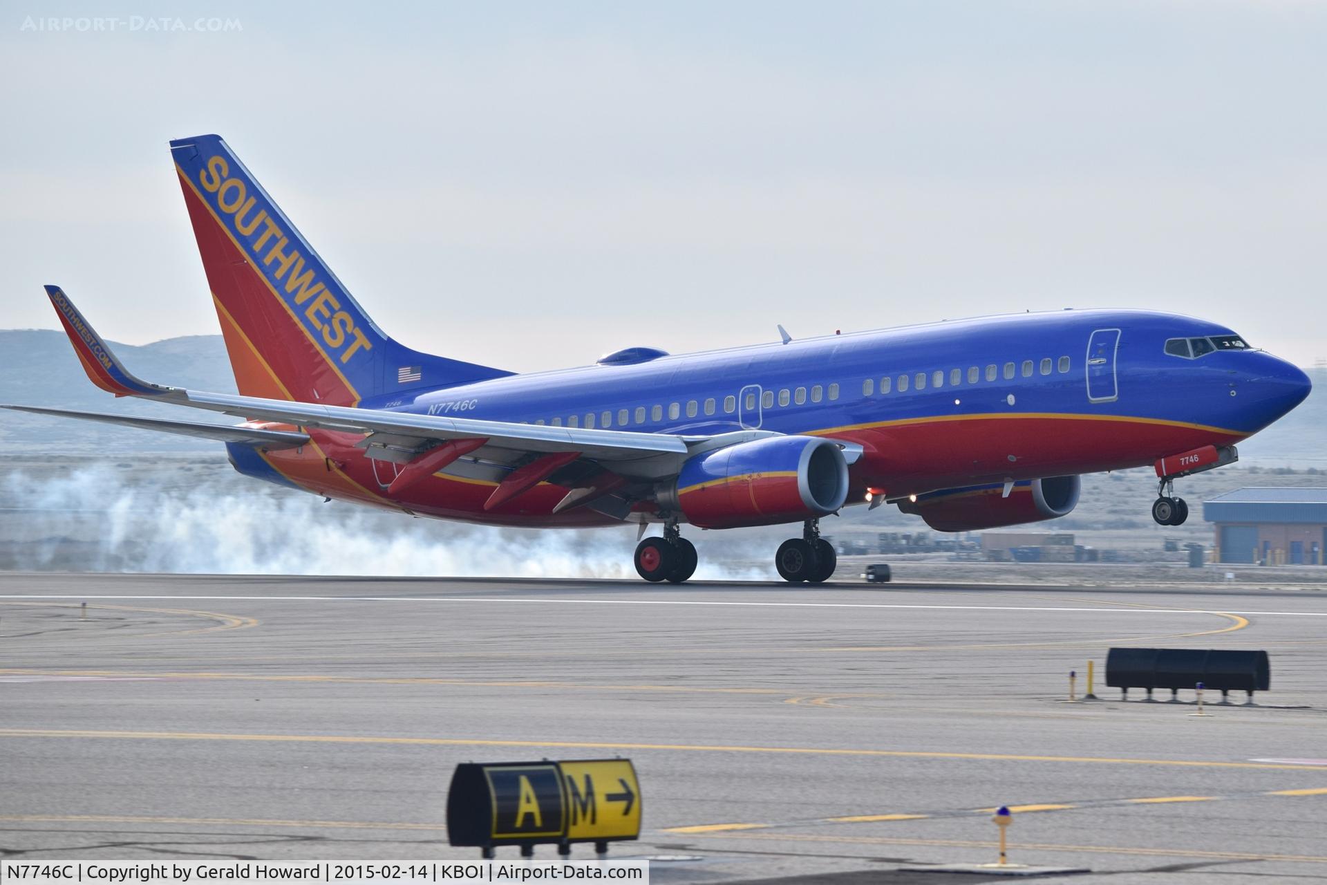 N7746C, 2007 Boeing 737-7BD C/N 33934, Landing RWY 28R.