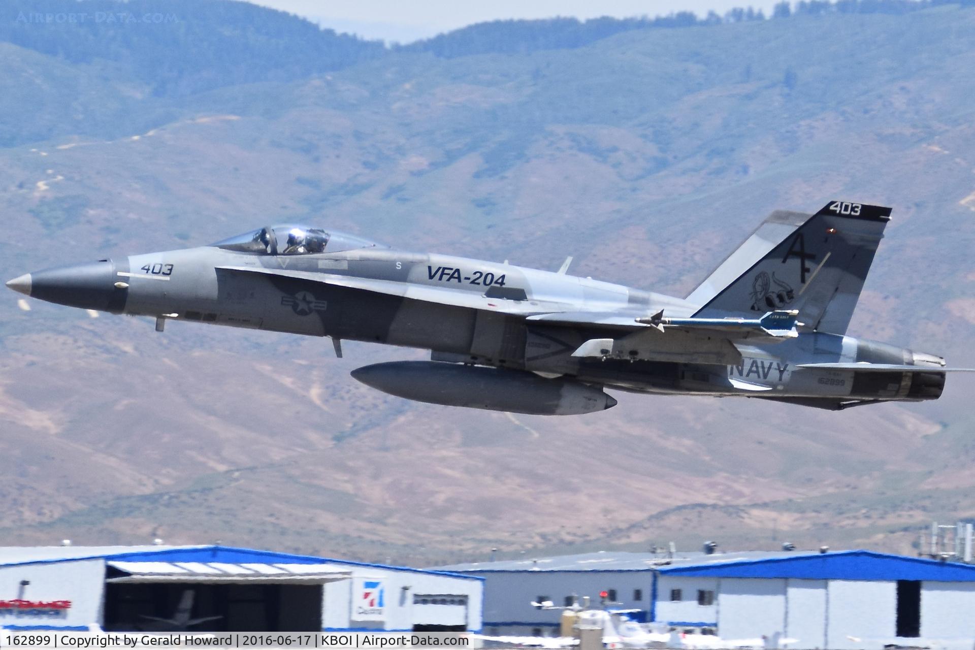 162899, McDonnell Douglas F/A-18C Hornet C/N 0452, Departing RWY 28L. VFA-204 