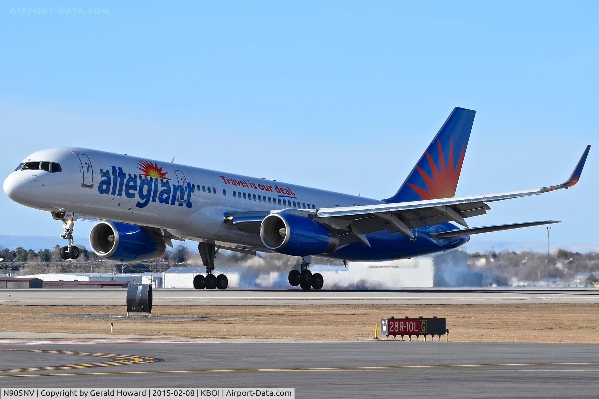 N905NV, 1994 Boeing 757-204 C/N 27235, Touch down on RWY 10L.