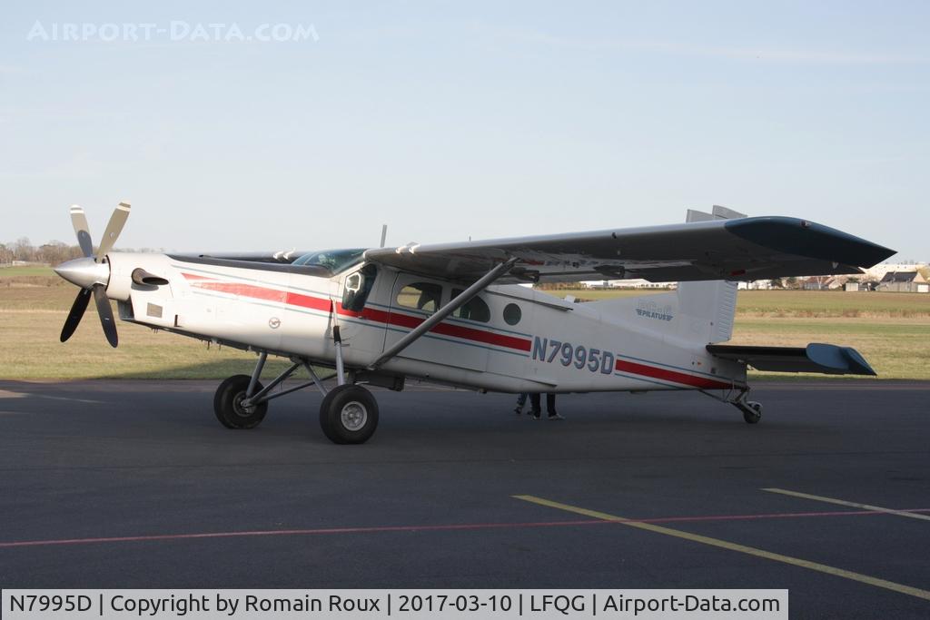 N7995D, 1999 Pilatus PC-6/B2-H4 Turbo Porter C/N 931, Parked