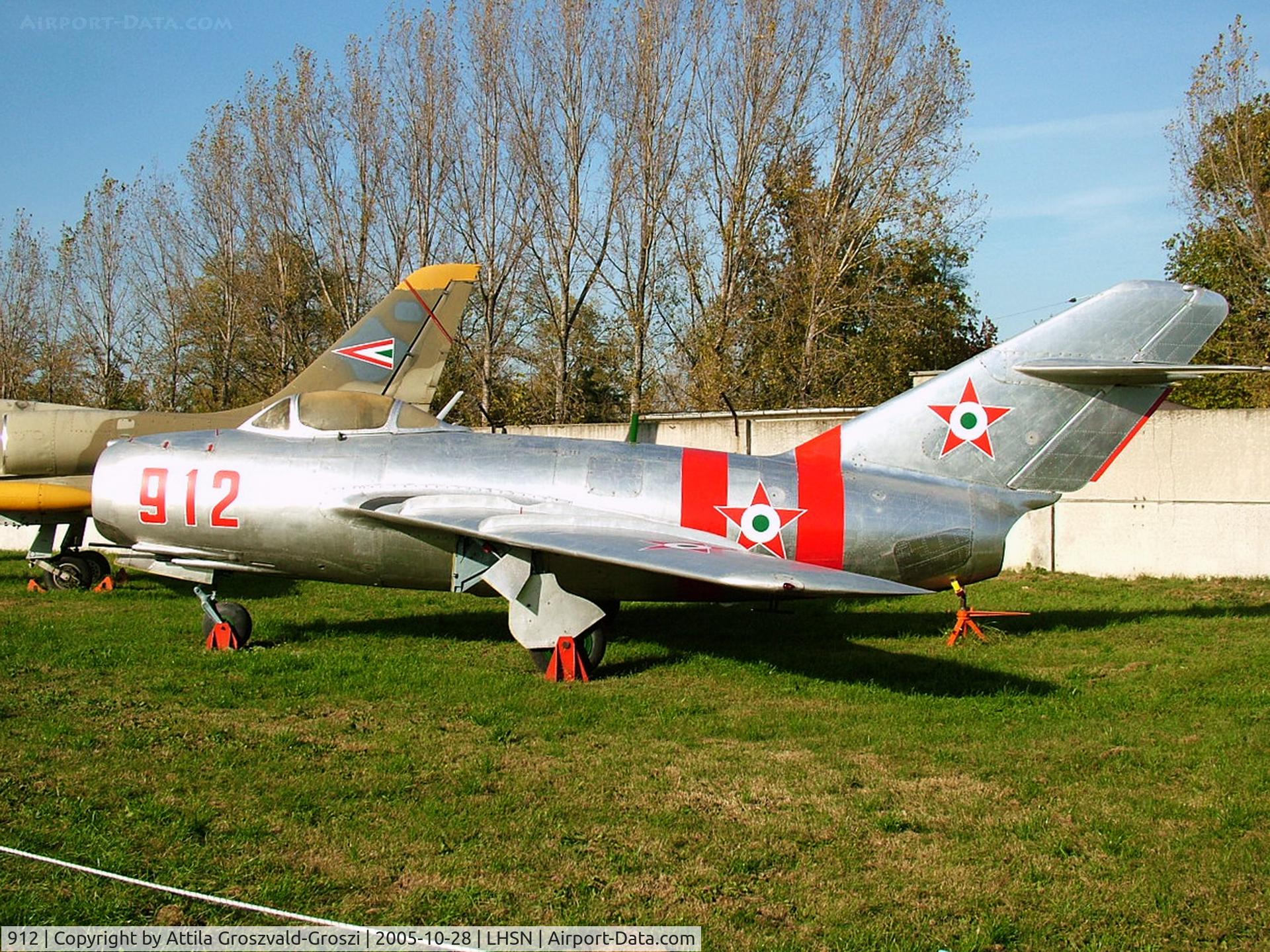 912, Mikoyan-Gurevich MiG-15bis C/N 31530912, Szolnok airplane museum, Hungary