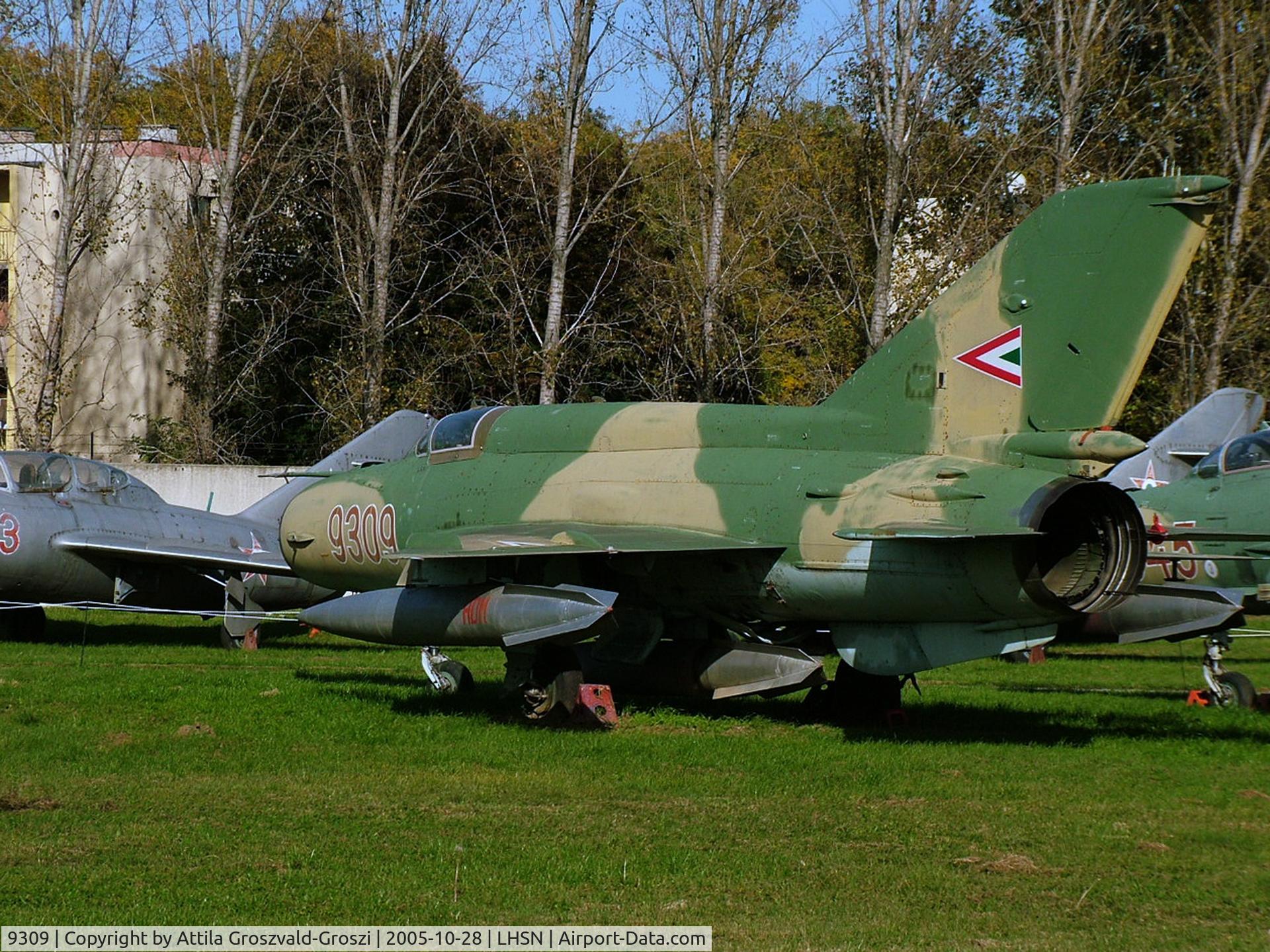 9309, 1974 Mikoyan-Gurevich MiG-21MF C/N 969309, Szolnok airplane museum, Hungary