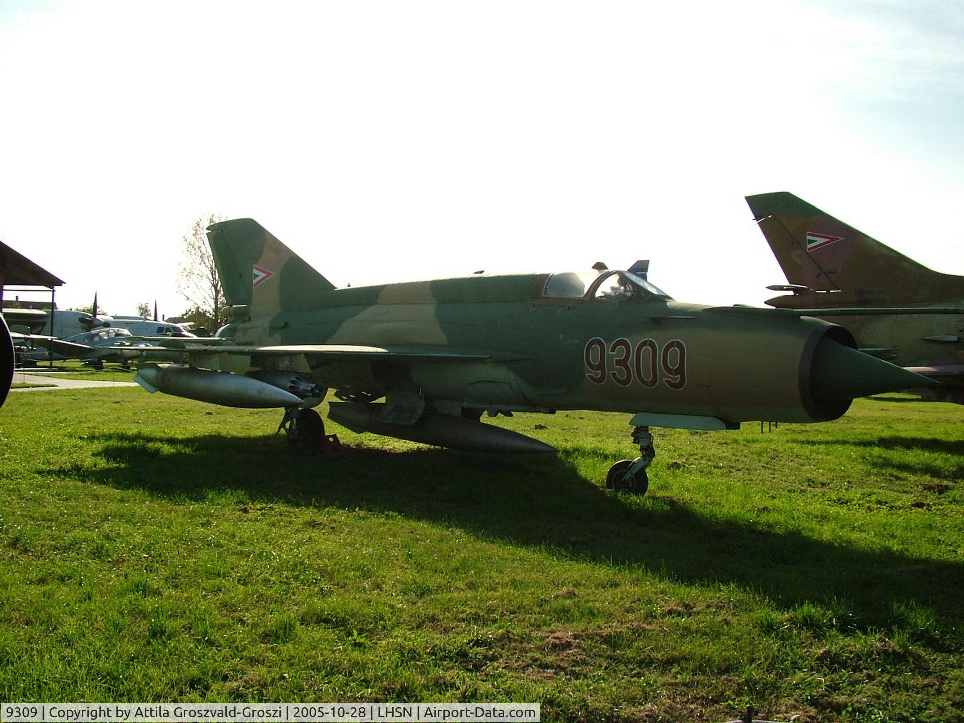 9309, 1974 Mikoyan-Gurevich MiG-21MF C/N 969309, Szolnok airplane museum, Hungary