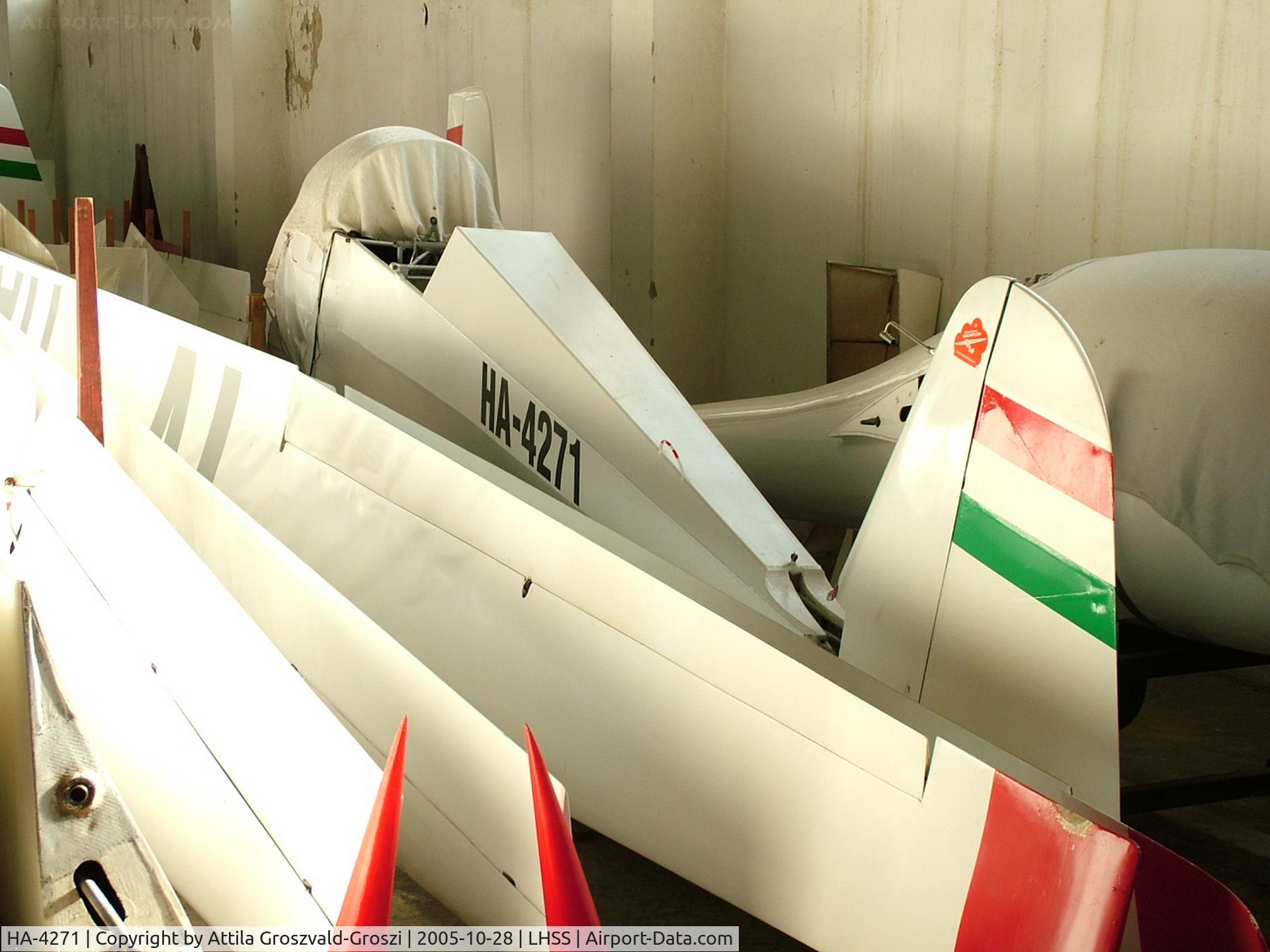HA-4271, Scheibe L-Spatz 55 C/N R844/H193, Szolnok-Szandaszölös Airfield, Hungary