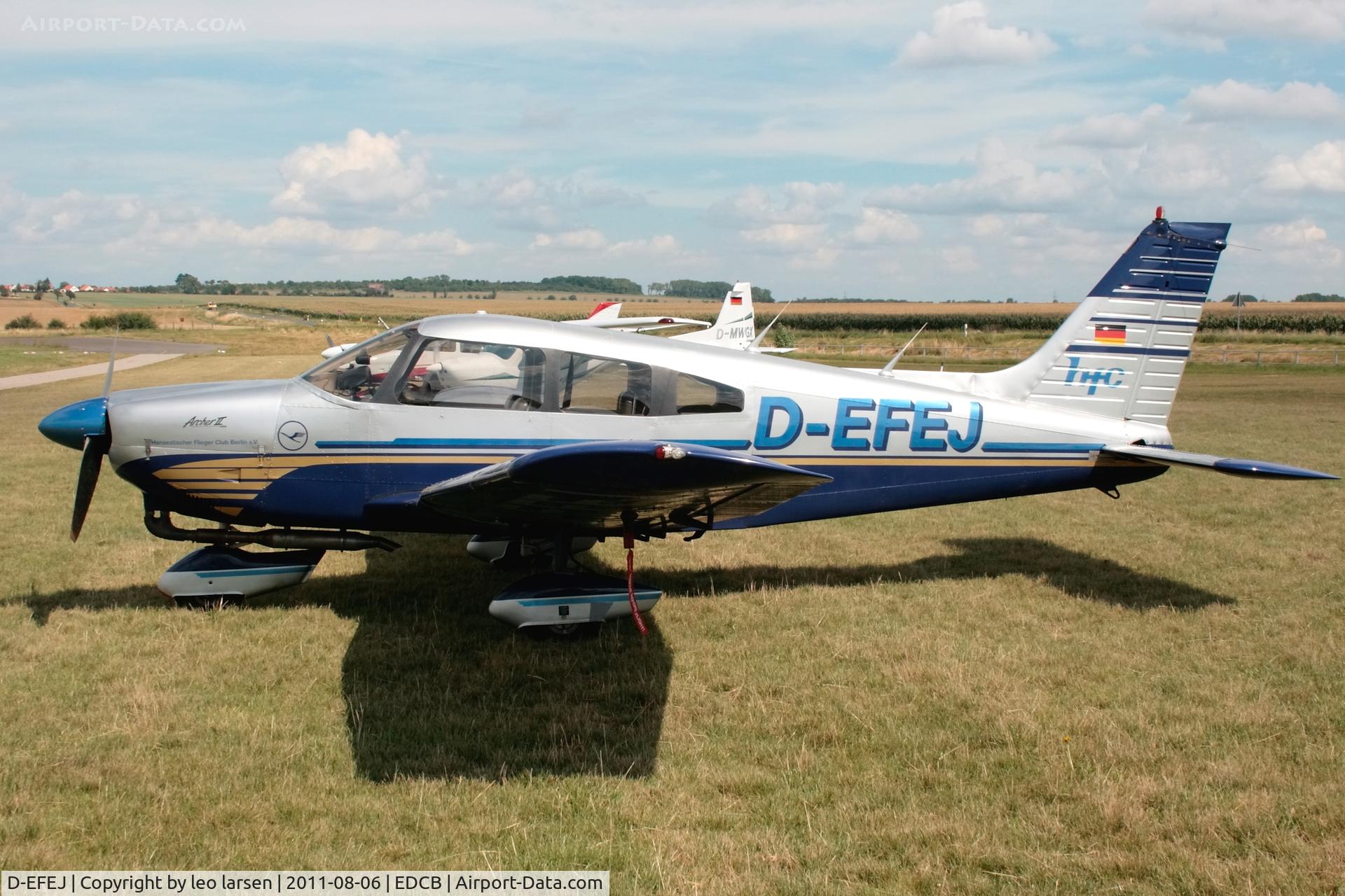 D-EFEJ, Piper PA-28-181 Archer II C/N 28-7790329, Ballenstedt 6.8.2011