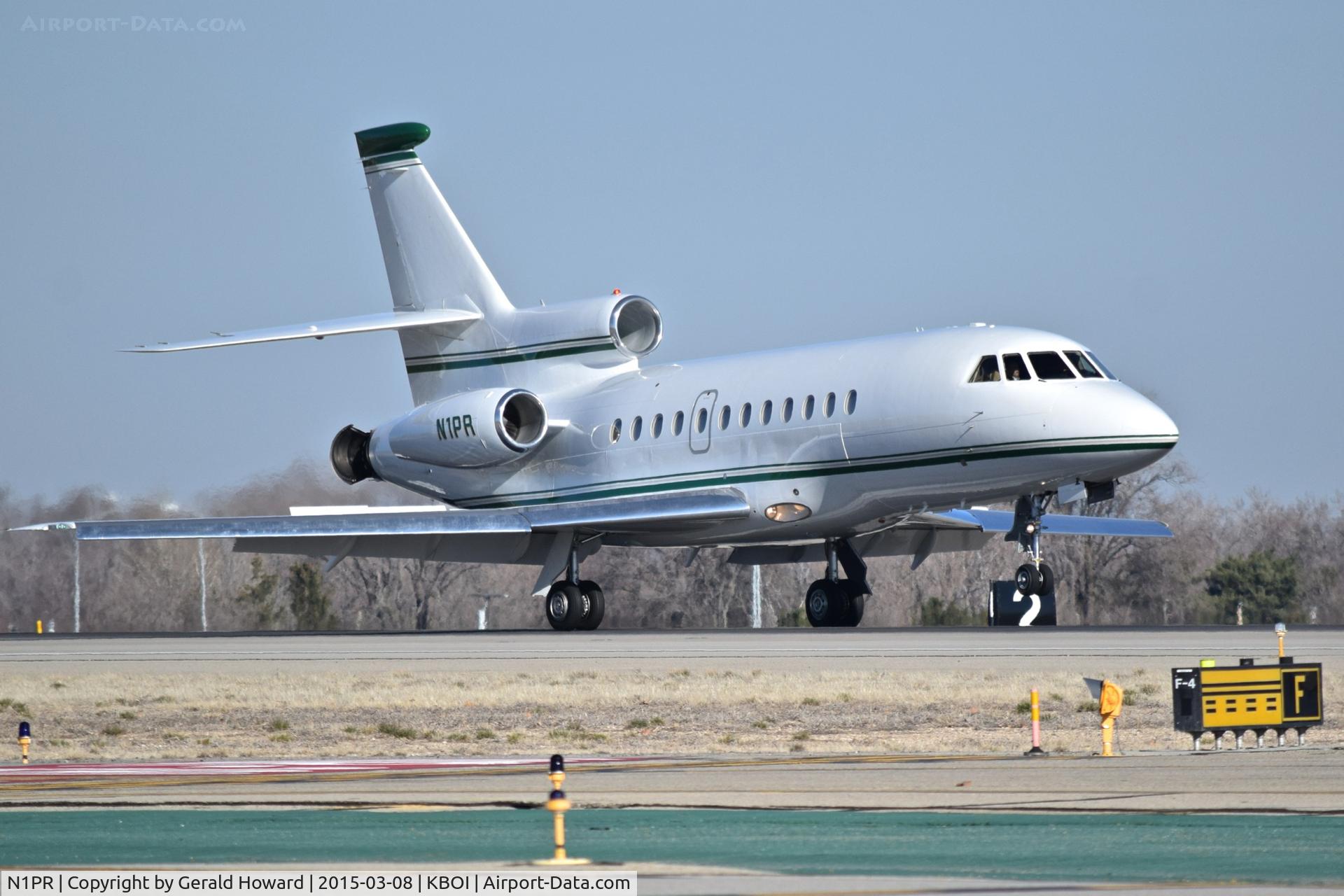 N1PR, 1989 Dassault Falcon 900 C/N 71, Touch down on RWY 10R with reverse thruster coming on line.