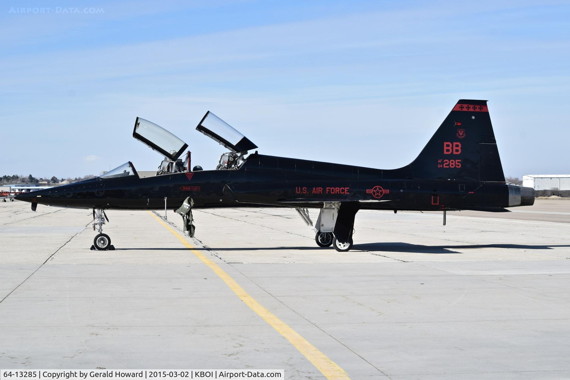 64-13285, 1964 Northrop T-38A Talon C/N N.5714, Parked on south GA ramp. 9th Recon Wing, Beale AFB, CA.