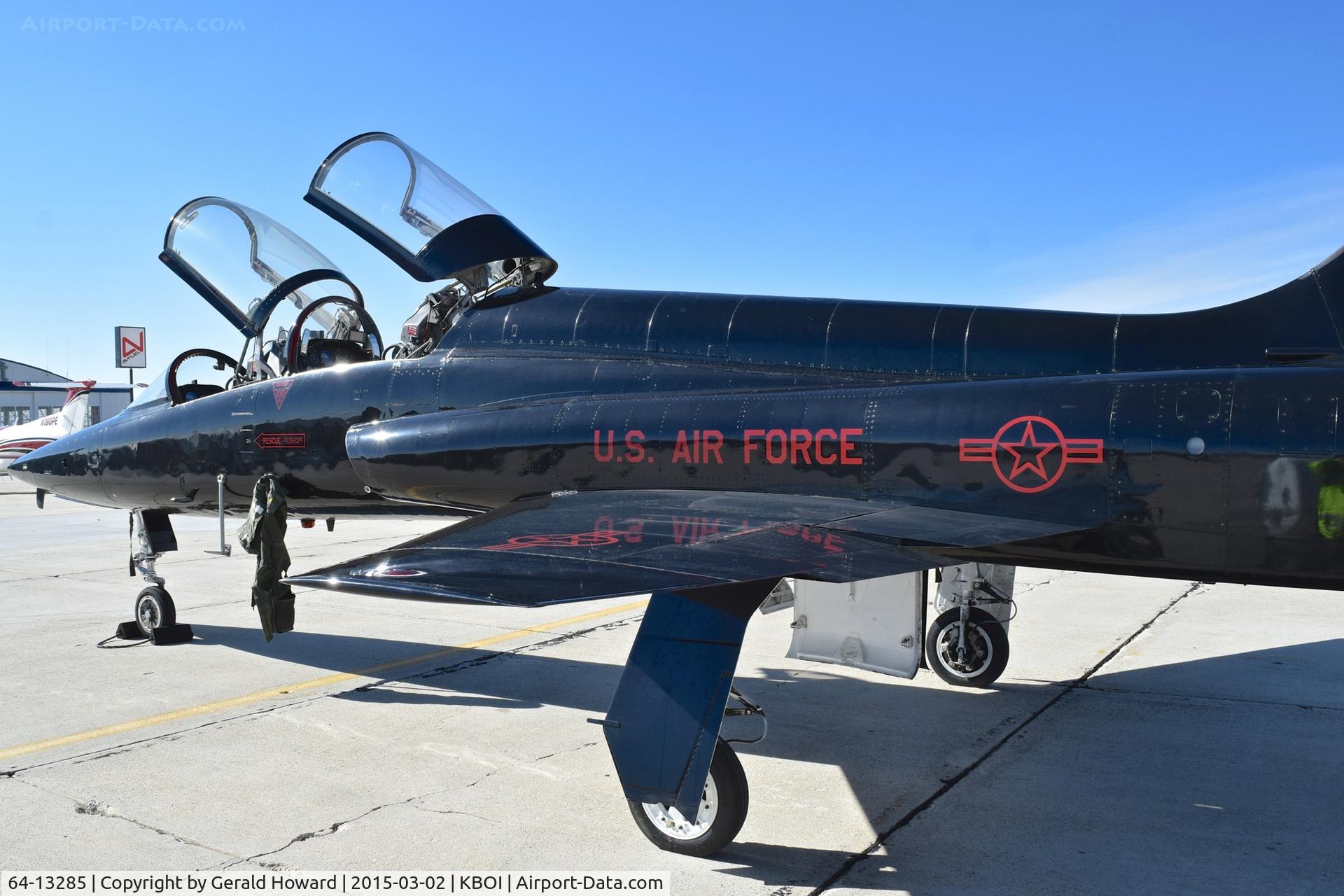 64-13285, 1964 Northrop T-38A Talon C/N N.5714, 9th Recon Wing, Beale AFB, CA.
