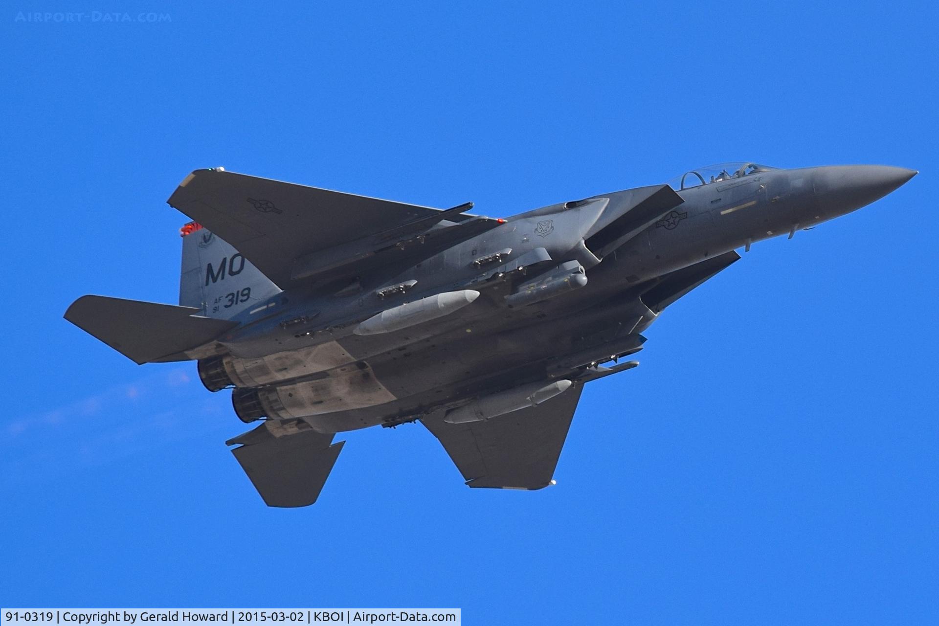 91-0319, 1991 McDonnell Douglas F-15E Strike Eagle C/N 1226/E184, Making low approach to RWY 10R.  391st Fighter Sq. 