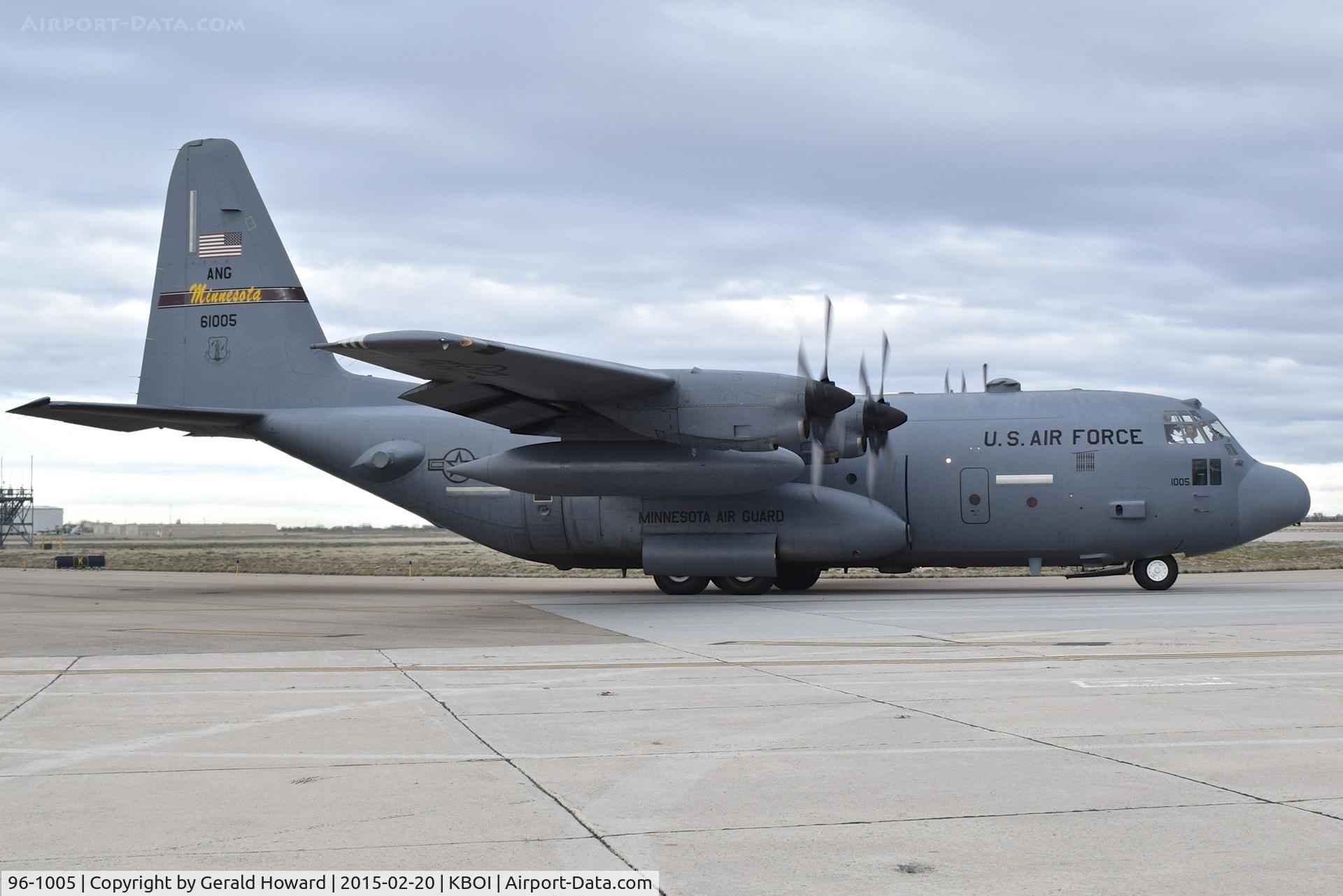 96-1005, 1996 Lockheed C-130H Hercules C/N 382-5425, Minnesota ANG taxiing to Bravo and RWY 28L.