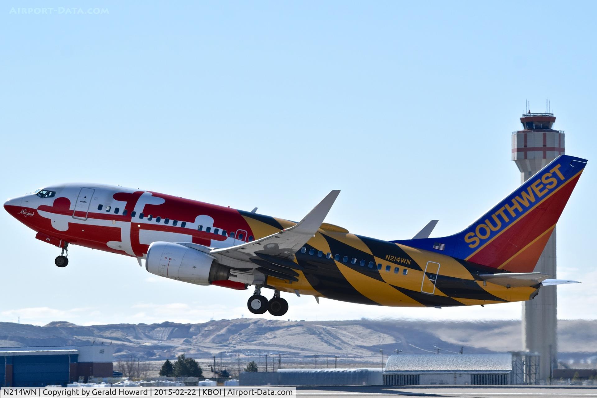 N214WN, 2005 Boeing 737-7H4 C/N 32486, Take off from RWY 10L.