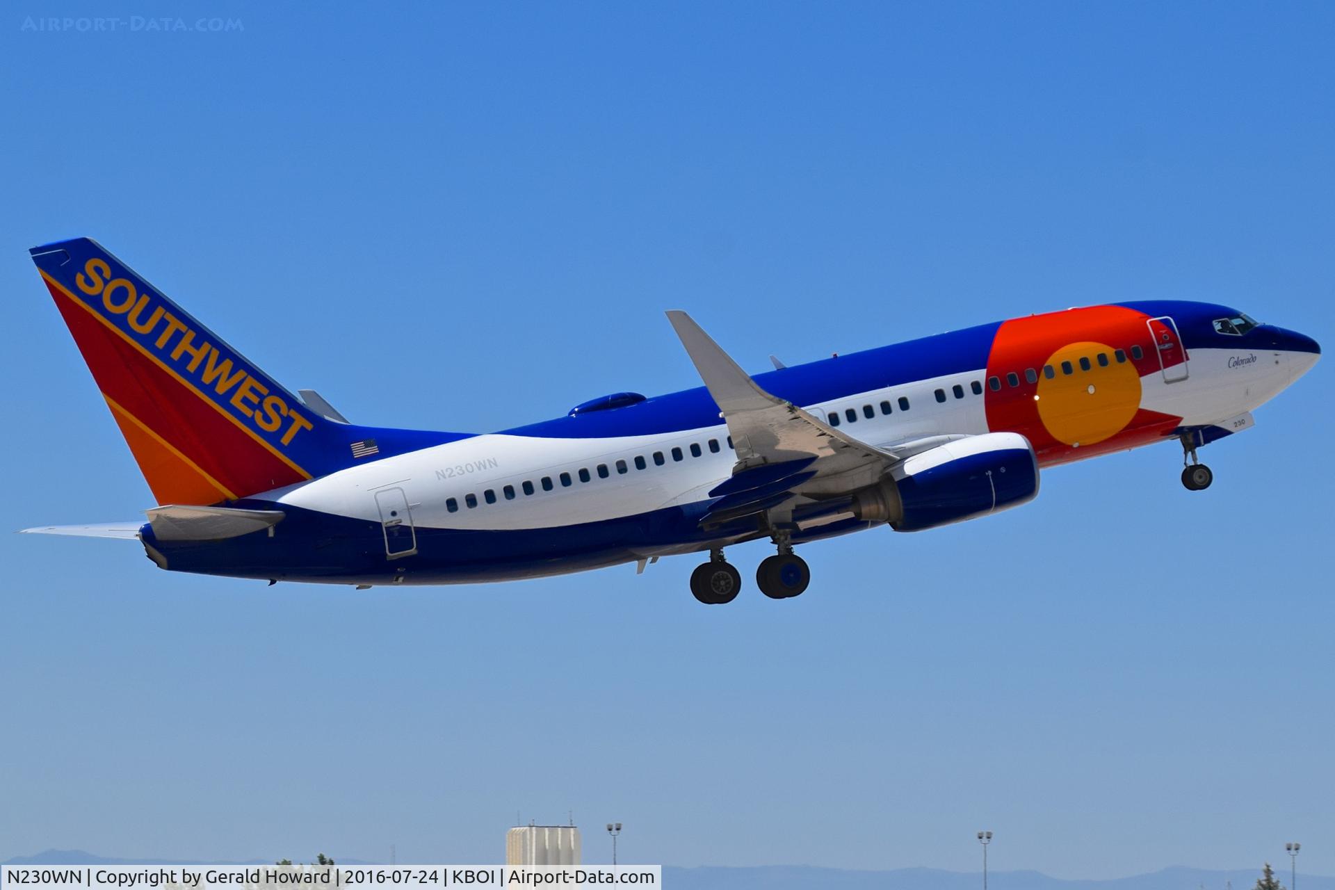 N230WN, 2006 Boeing 737-7H4 C/N 34592, Departing BOI.