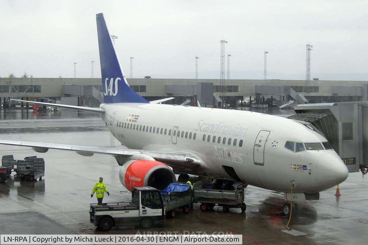 LN-RPA, 1998 Boeing 737-683 C/N 28290, At Oslo