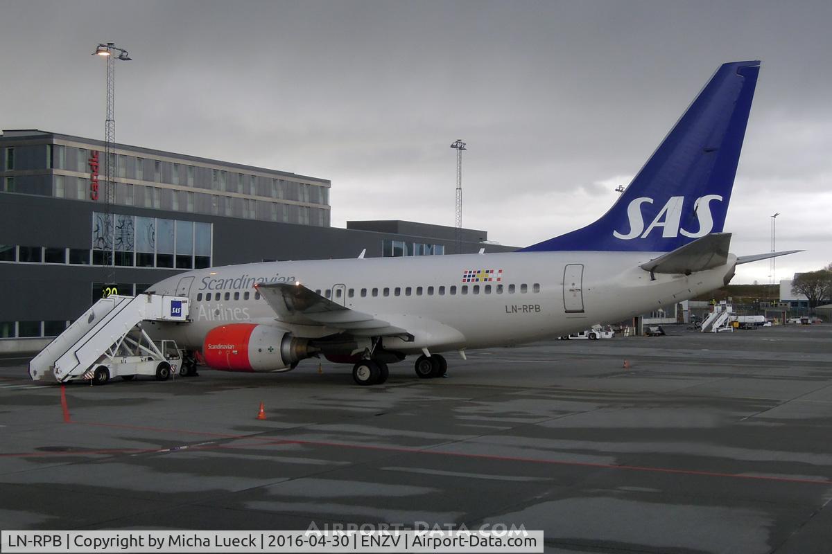 LN-RPB, 1998 Boeing 737-683 C/N 28294, At Sola
