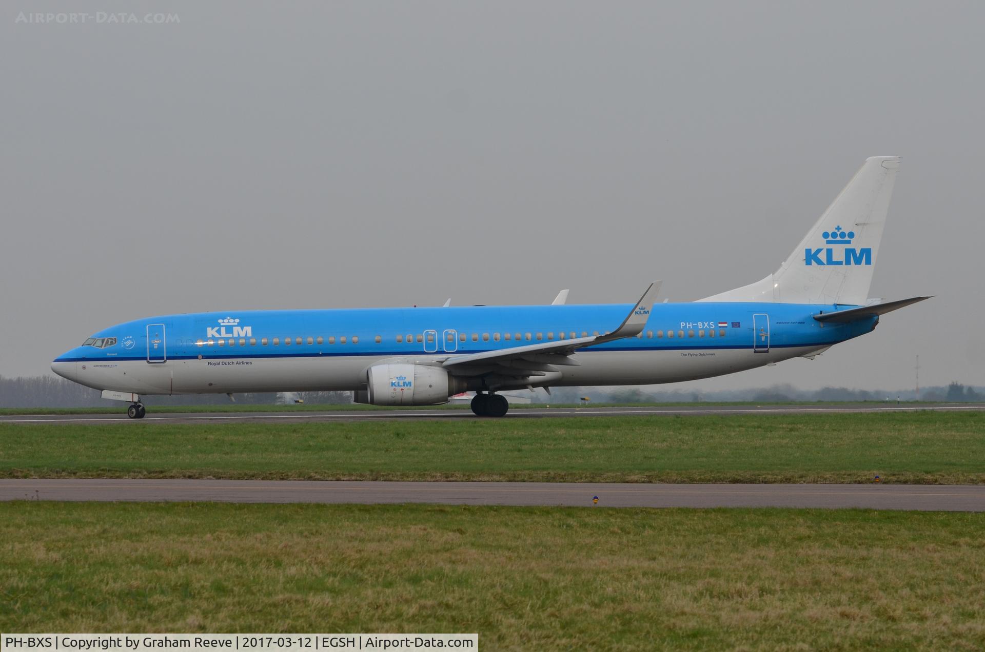 PH-BXS, 2001 Boeing 737-9K2 C/N 29602, Just landed at Norwich for a re-spray.