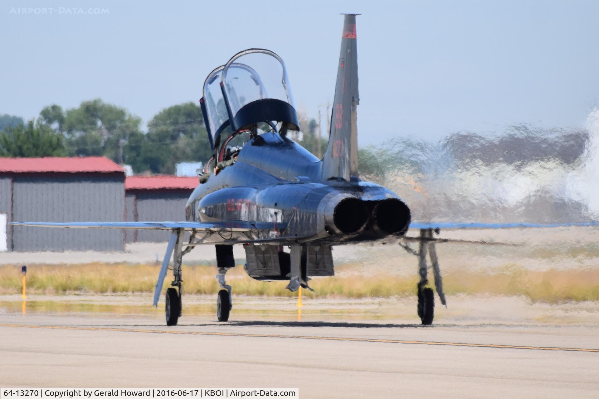 64-13270, 1964 Northrop T-38A Talon C/N N.5699, Taxiing down Kilo. 9th Recon Wing, Beale AFB, CA.