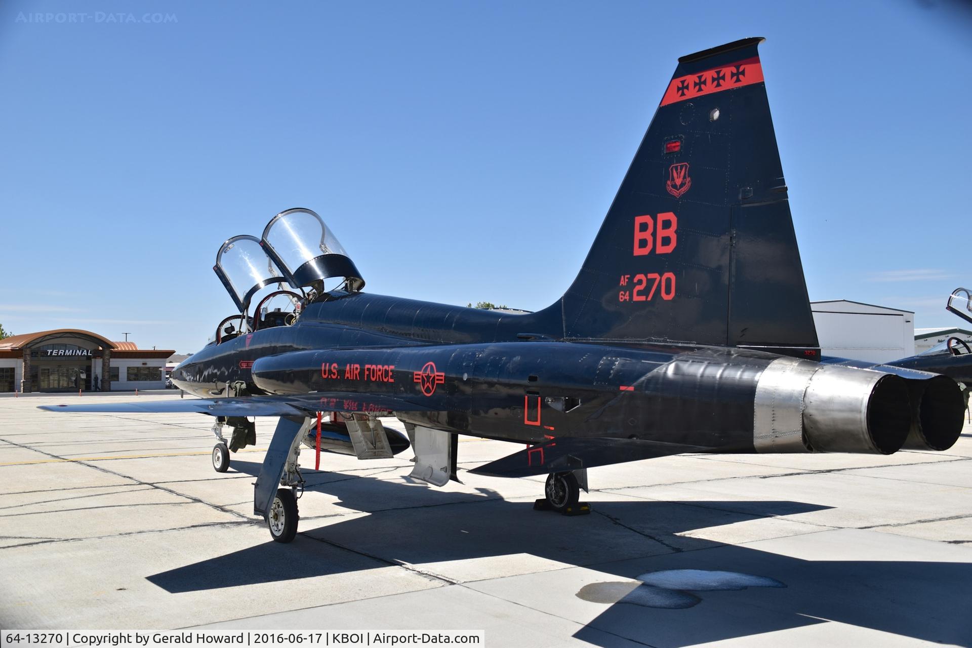64-13270, 1964 Northrop T-38A Talon C/N N.5699, 9th Recon Wing, Beale AFB, CA.