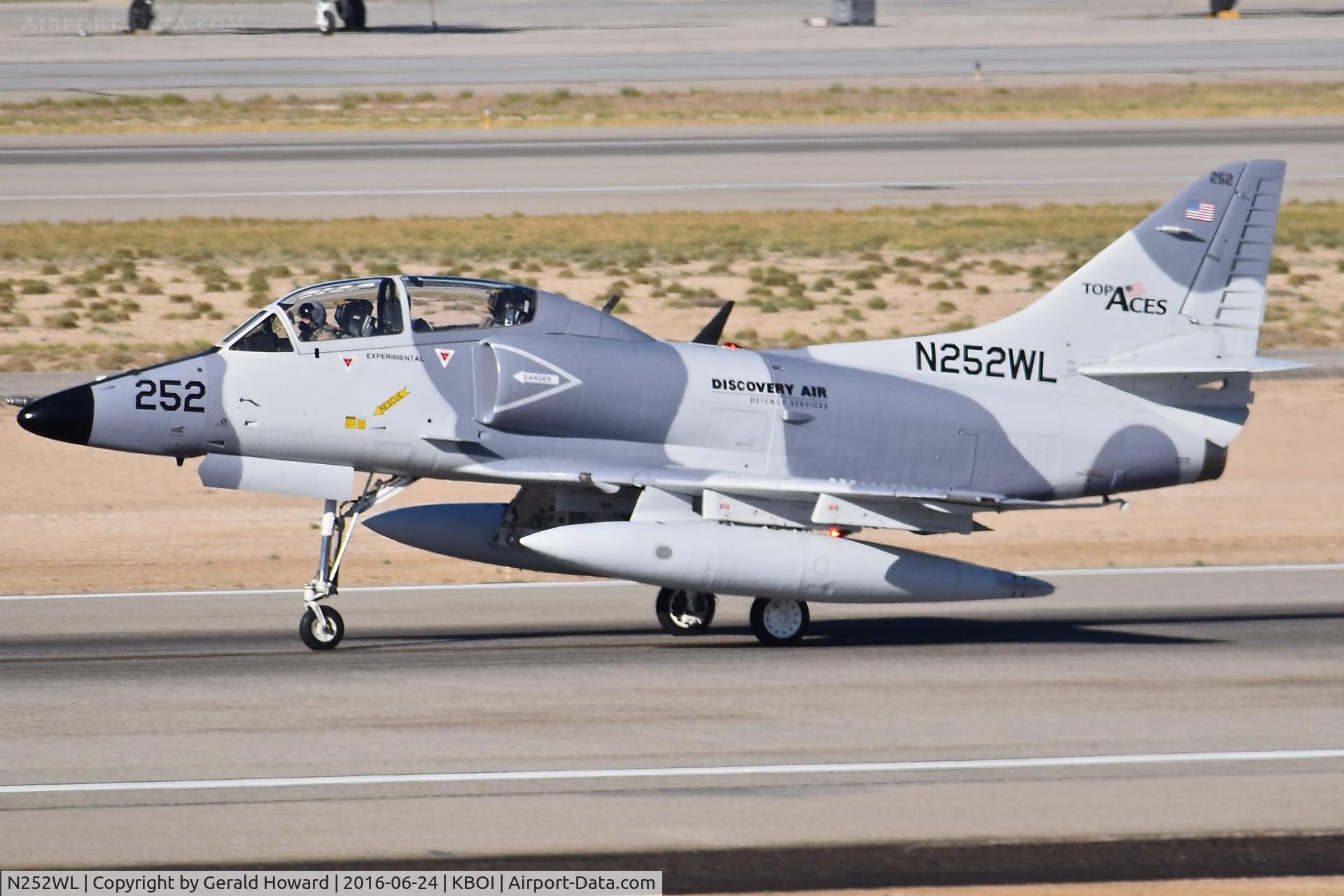 N252WL, 1966 Douglas TA-4J Skyhawk C/N 13610, Taxiing on Alpha.