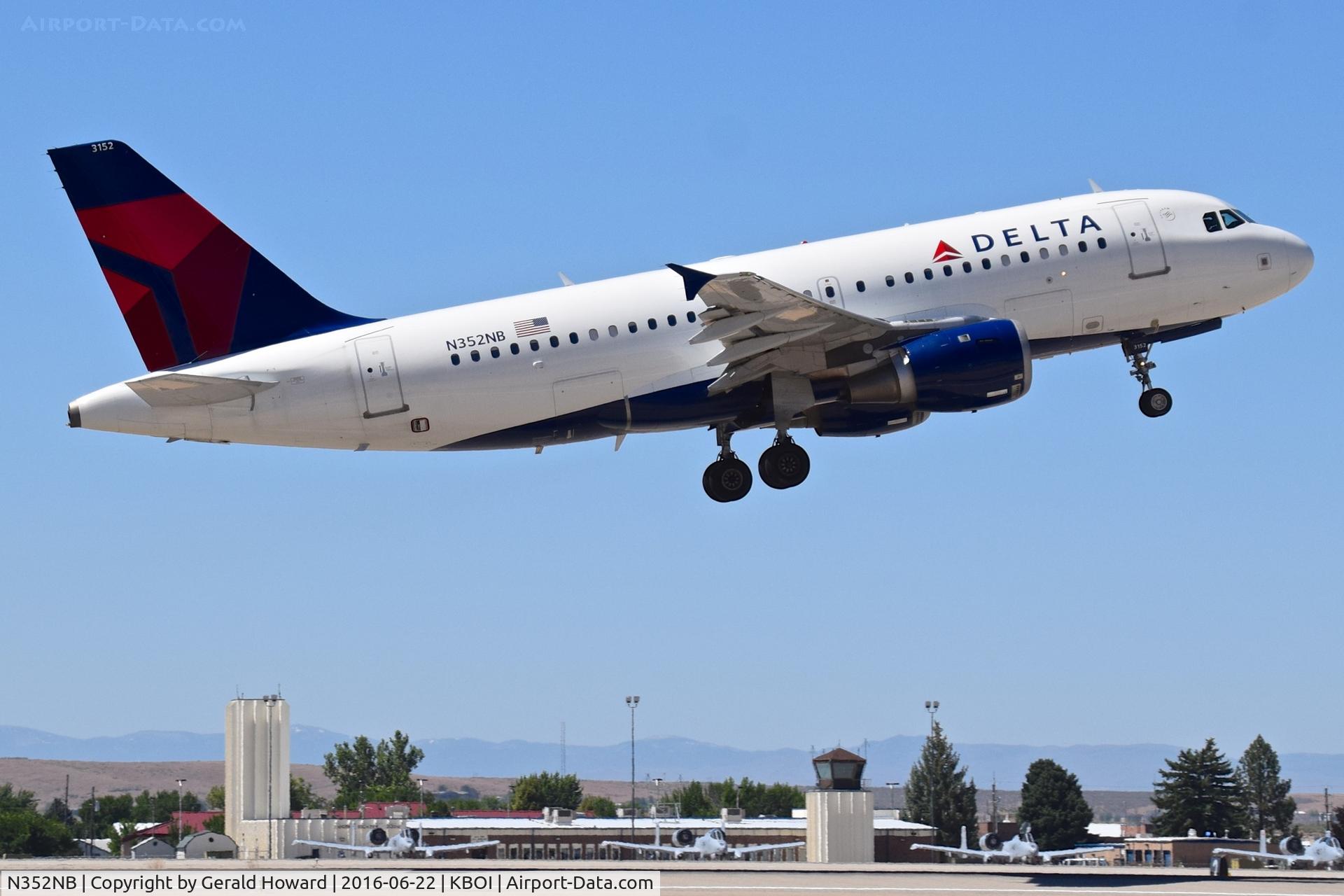 N352NB, 2002 Airbus A319-114 C/N 1824, Climb out from RWY 28R.