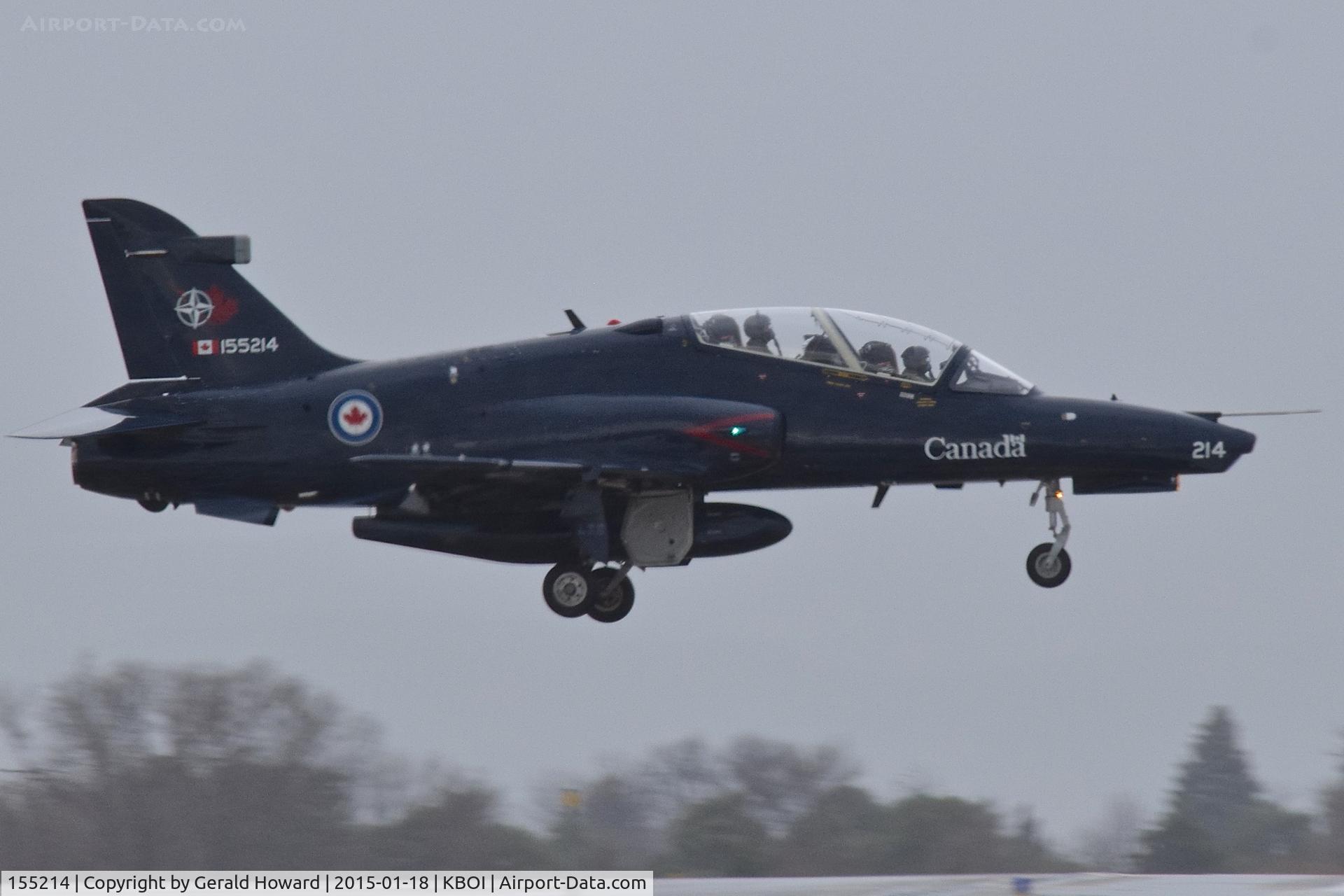155214, 2001 BAe Systems CT-155 Hawk C/N IT022/708, Wet arrival landing RW 10R.  No.2 CFFTS, Moose Jaw, Saskatchewan, Canada.