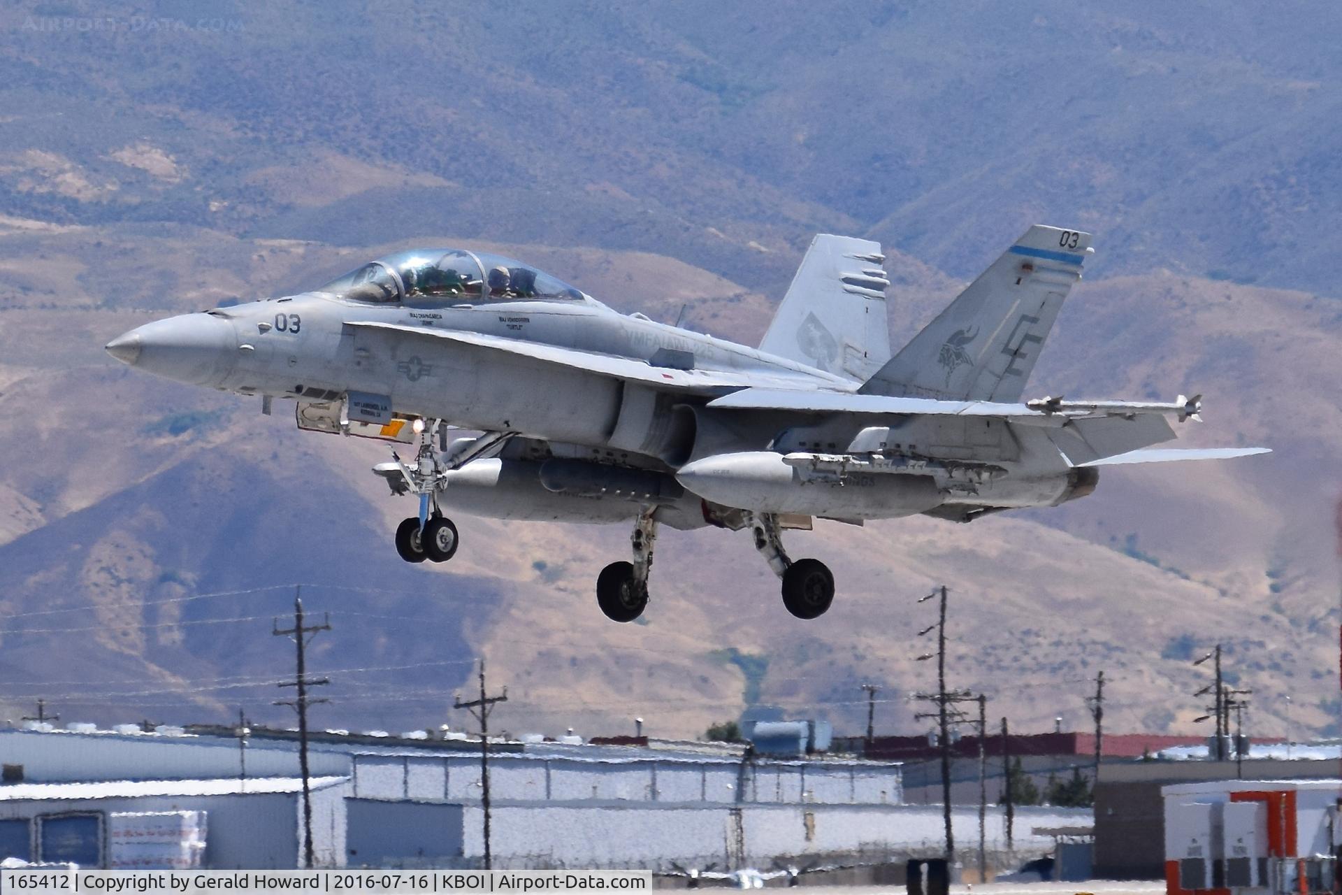 165412, McDonnell Douglas F/A-18D Hornet C/N 1440/D143, Approach to RWY 28R.  VMFA(AW)-225 