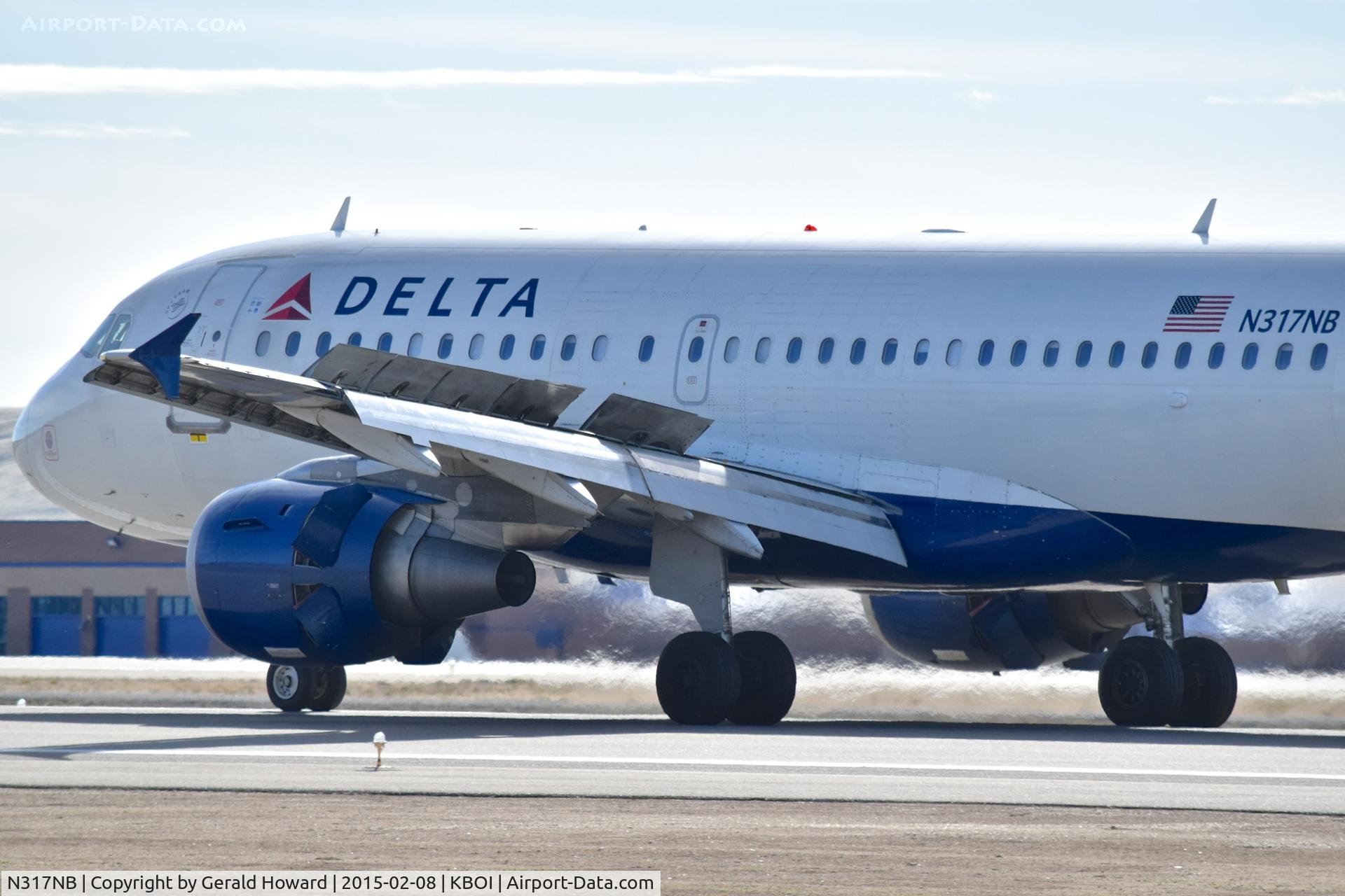 N317NB, 2000 Airbus A319-114 C/N 1324, Slowing down with reverts thrusters et al.