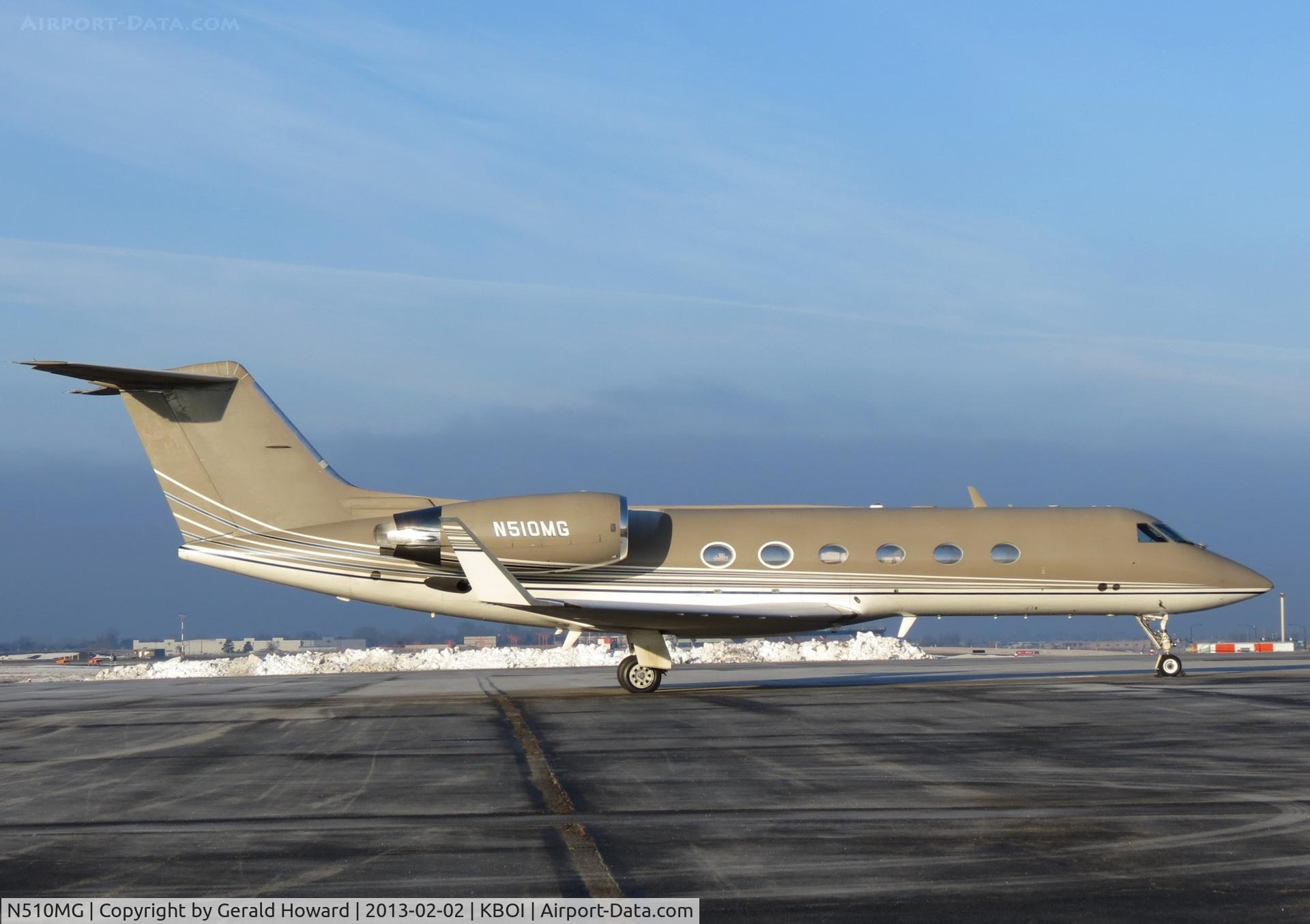 N510MG, 1998 Gulfstream Aerospace G-IV C/N 1349, Parked on north GA ramp.