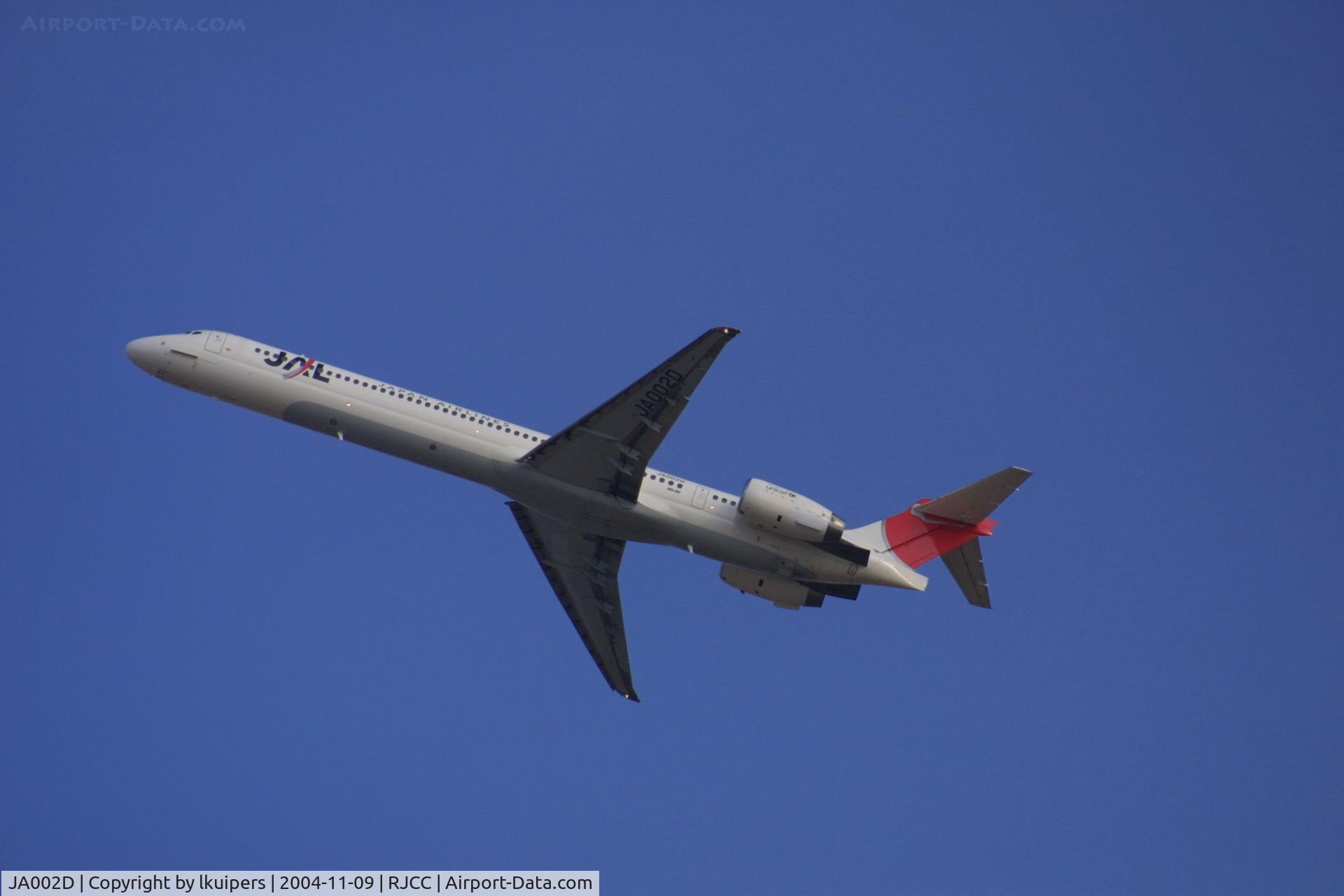 JA002D, 1997 McDonnell Douglas MD-90-30 C/N 53556, Taking off from Sapporo Chitose
