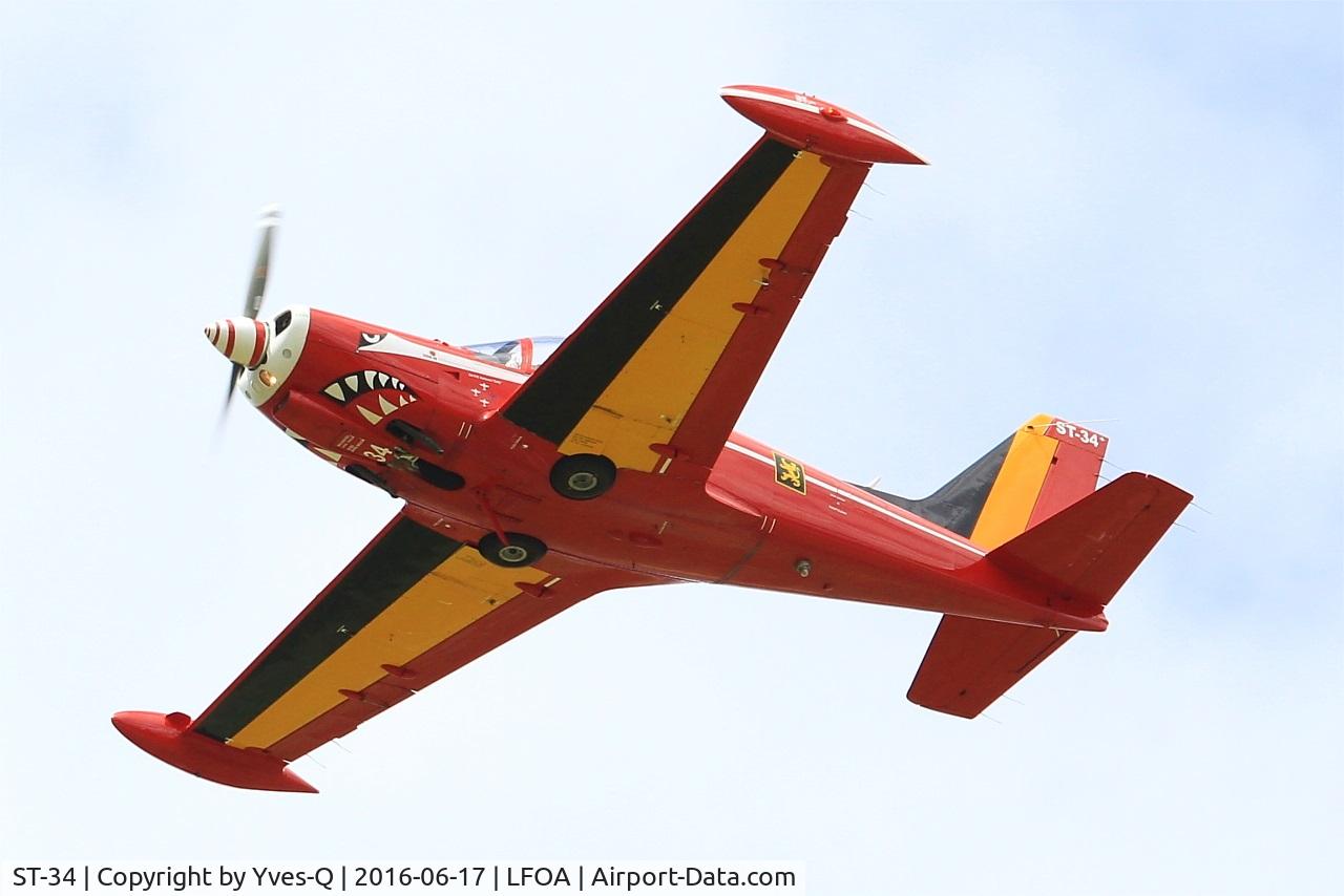 ST-34, SIAI-Marchetti SF-260MB C/N 10-34, Belgian Red Devil Team SIAI-Marchetti SF-260M, On display, Avord Air Base 702 (LFOA) Open day 2016