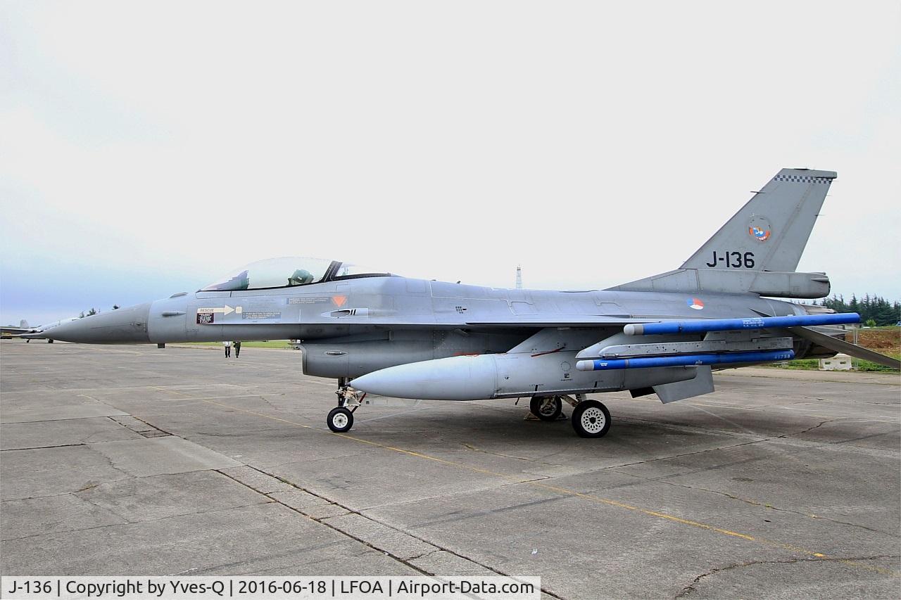 J-136, Fokker F-16AM Fighting Falcon C/N 6D-126, Netherlands Air Force Fokker F-16AM Fighting Falcon, Static display, Avord Air Base 702 (LFOA) Open day 2016