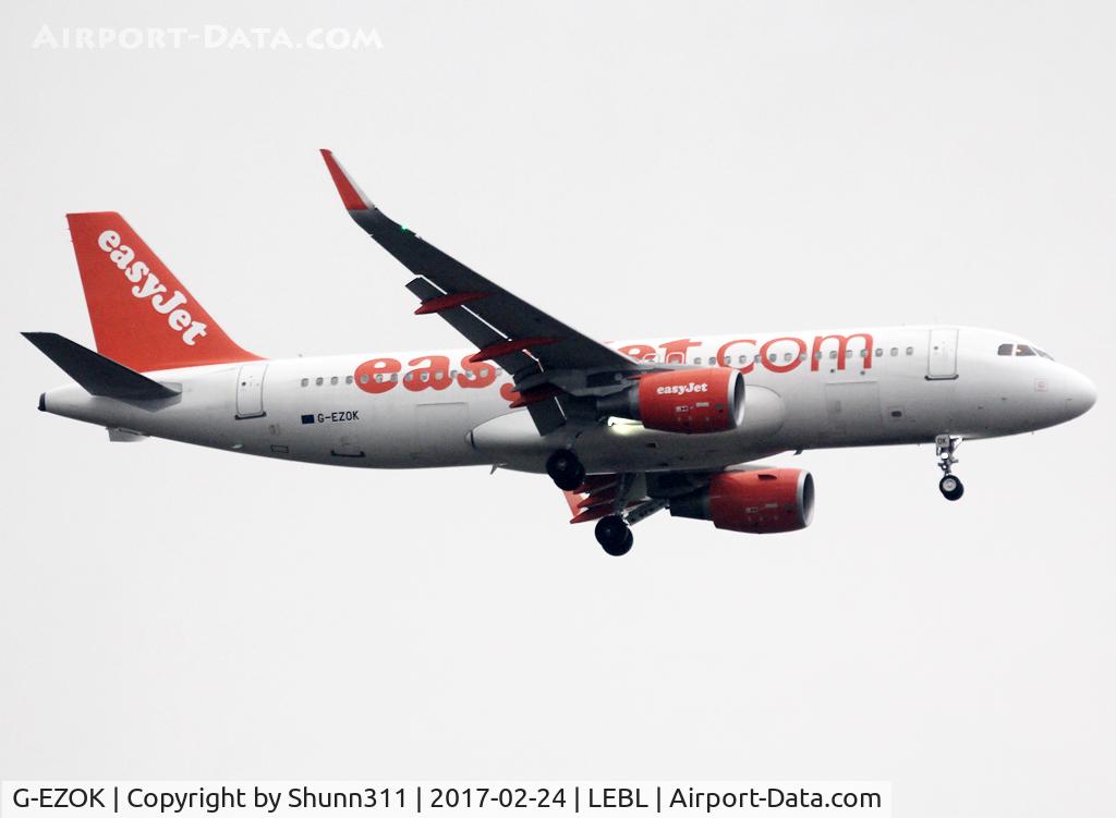G-EZOK, 2015 Airbus A320-214 C/N 6568, Landing rwy 07L
