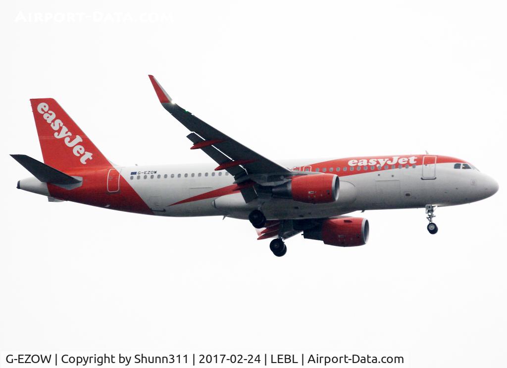 G-EZOW, 2015 Airbus A320-214 C/N 6834, Landing rwy 07L