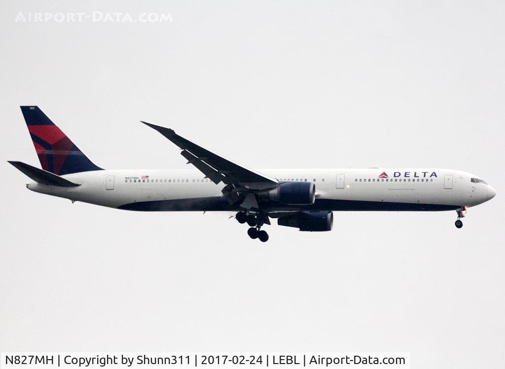 N827MH, 2001 Boeing 767-432/ER C/N 29705, Landing rwy 07L