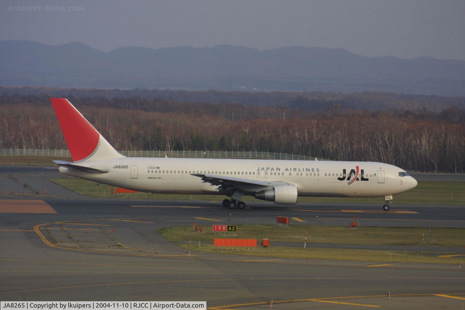 JA8265, 1987 Boeing 767-346 C/N 23961, At Sapporo Chitose