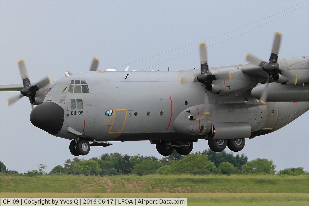 CH-09, 1973 Lockheed C-130H Hercules C/N 382-4479, Belgian Air Force Lockheed C-130H Hercules, Landing rwy 24, Avord Air Base 702 (LFOA) Open day 2016