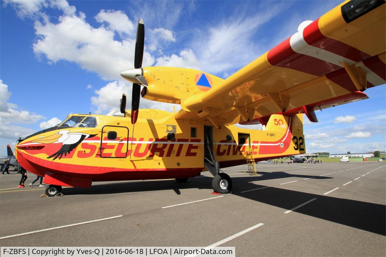 F-ZBFS, Canadair CL-215-6B11 CL-415 C/N 2001, Canadair CL-415, Static display, Avord Air Base 702 (LFOA) Open day 2016