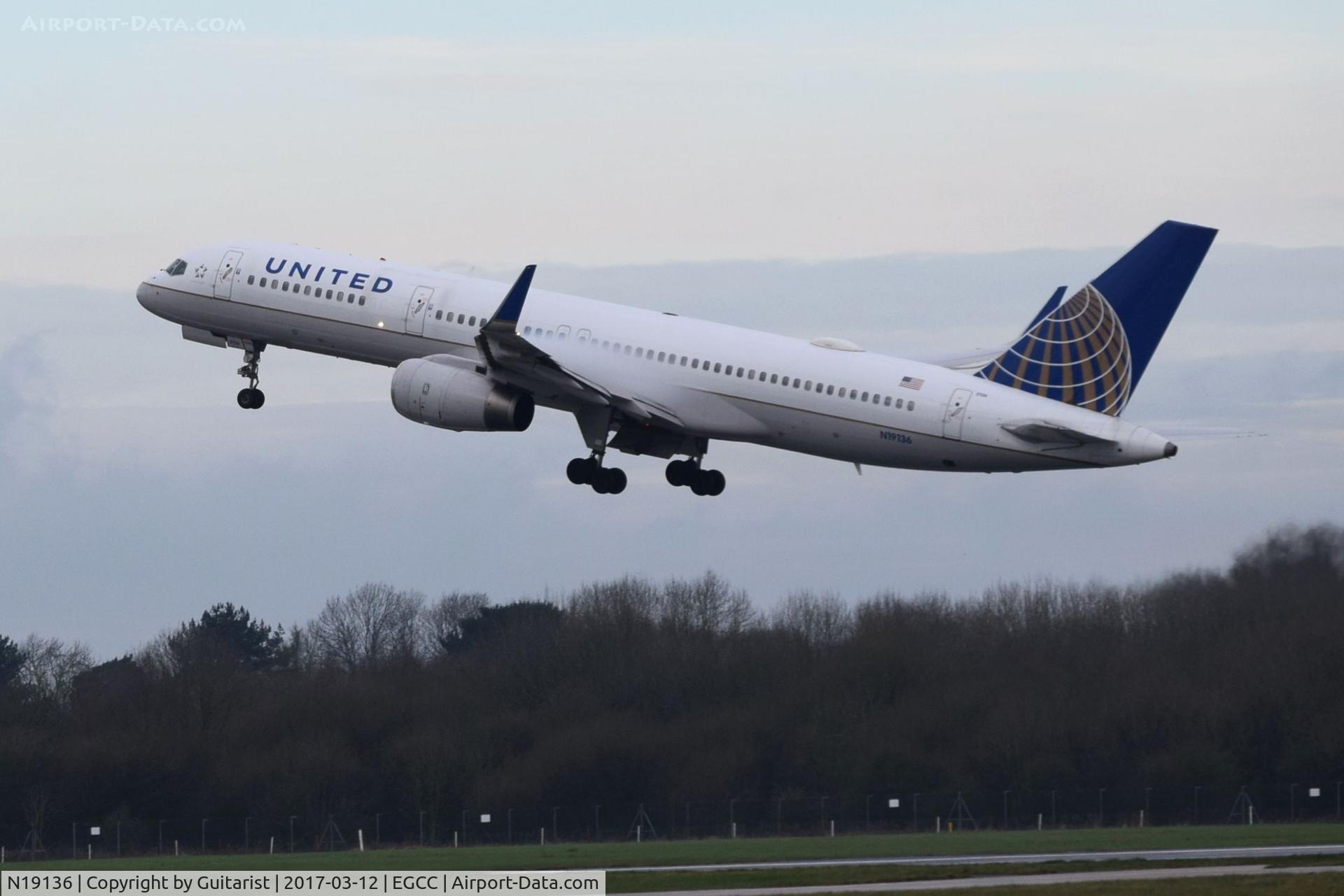 N19136, 1999 Boeing 757-224 C/N 29285, At Manchester
