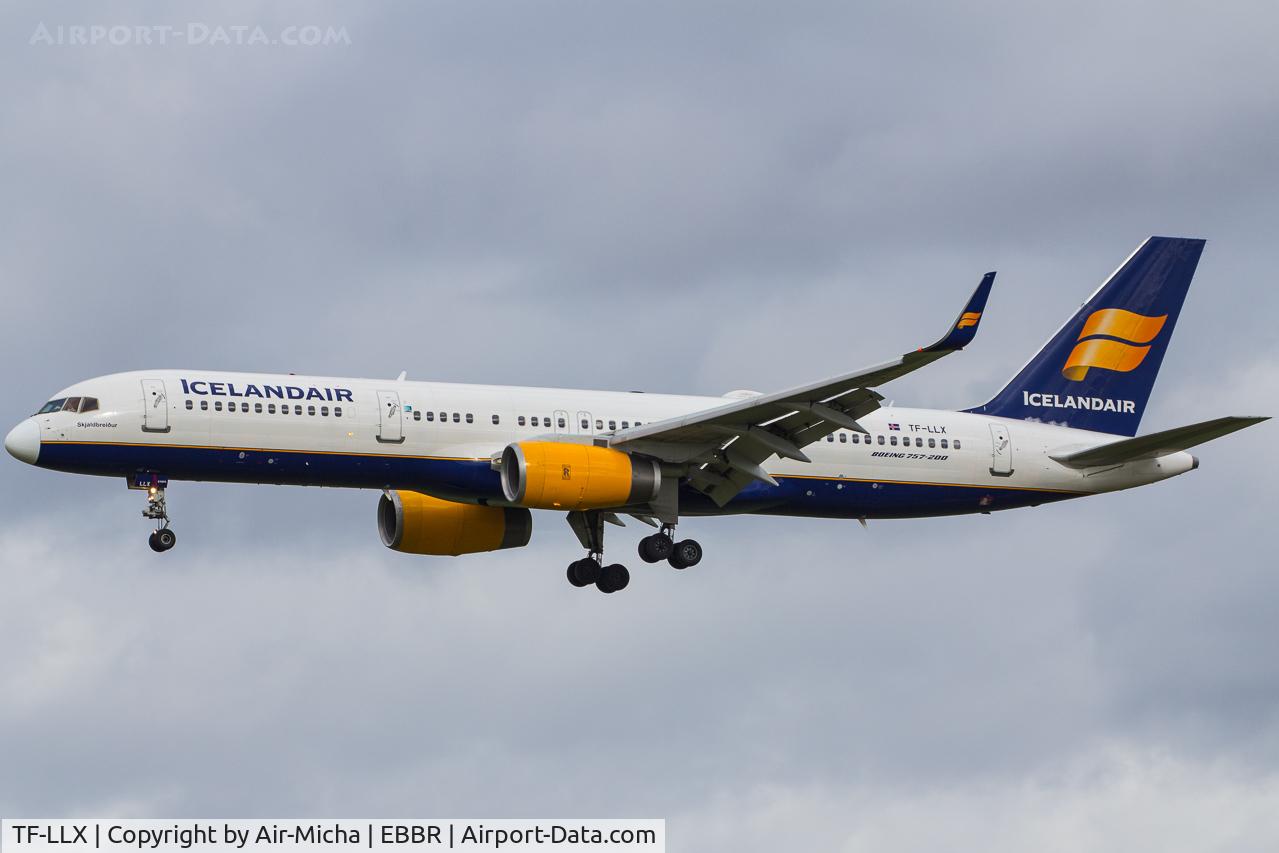 TF-LLX, 2000 Boeing 757-256 C/N 29311, Icelandair